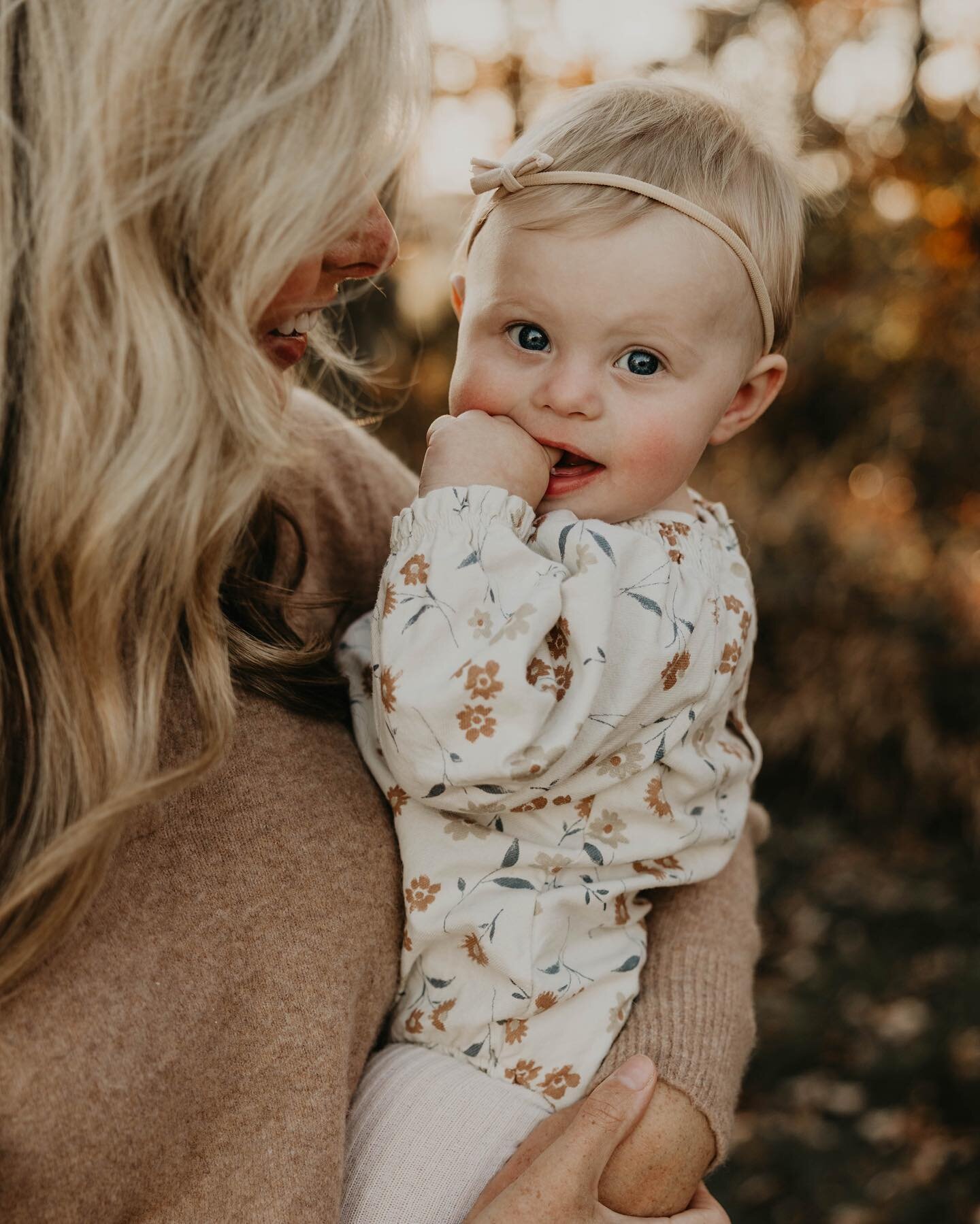 Not me still sharing fall sessions in January, but loooook at themmm. 😍
