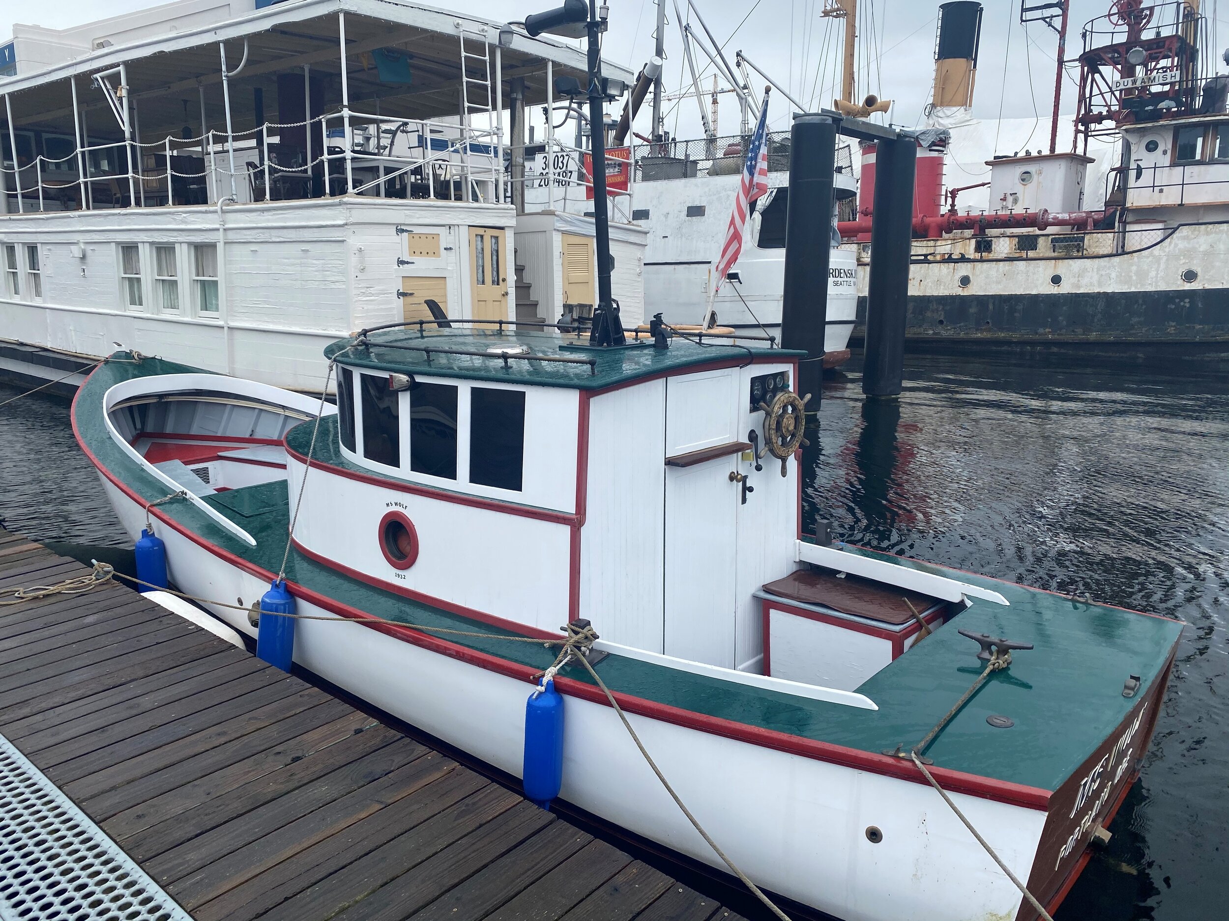 Columbia River Bowpicker "MS Wolf" — The Center for Wooden Boats