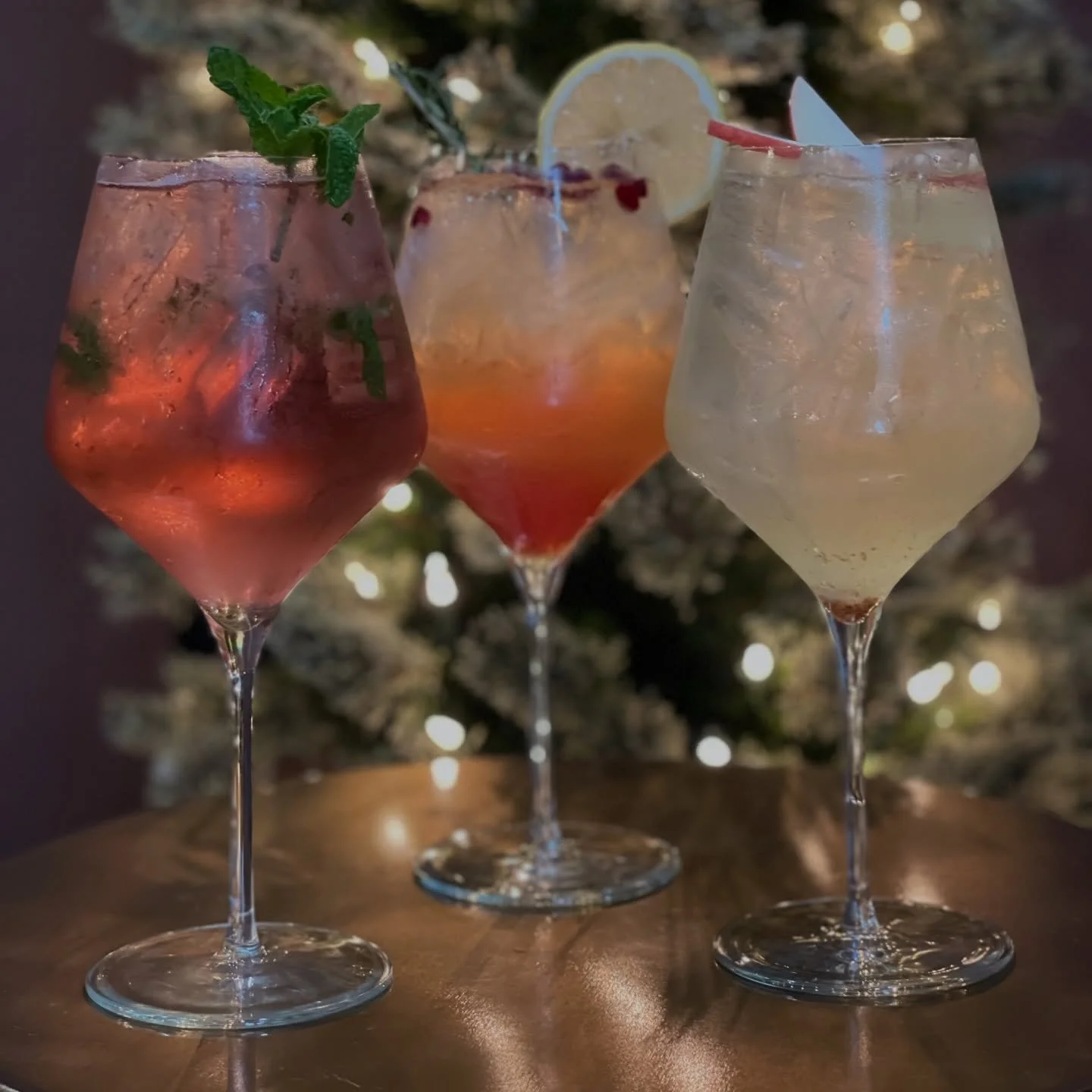 Winter Spritz are here ❄️🥂 

Holiday Hugo 
Pomegranate Limoncello 
Apple Cider 

NEW Craft Cocktails: Jolley Julep, Cranberry Orange Mule, Hot Honey Pom Margarita, &amp; Mistletoe Mojito
