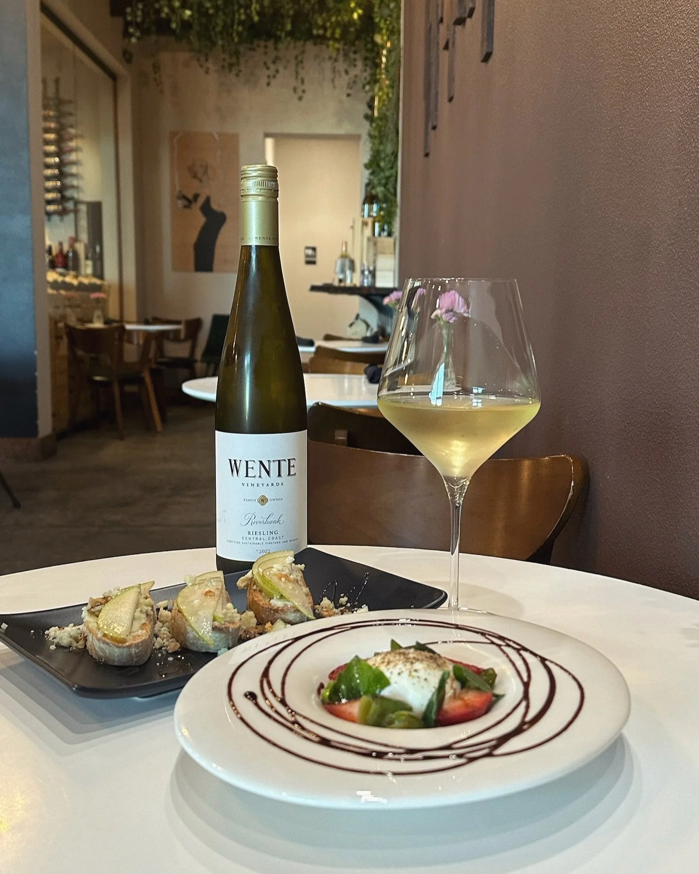 The moment the sun comes out&hellip;. Summer Vibes [but it&rsquo;s still January] 😎☀️🍷