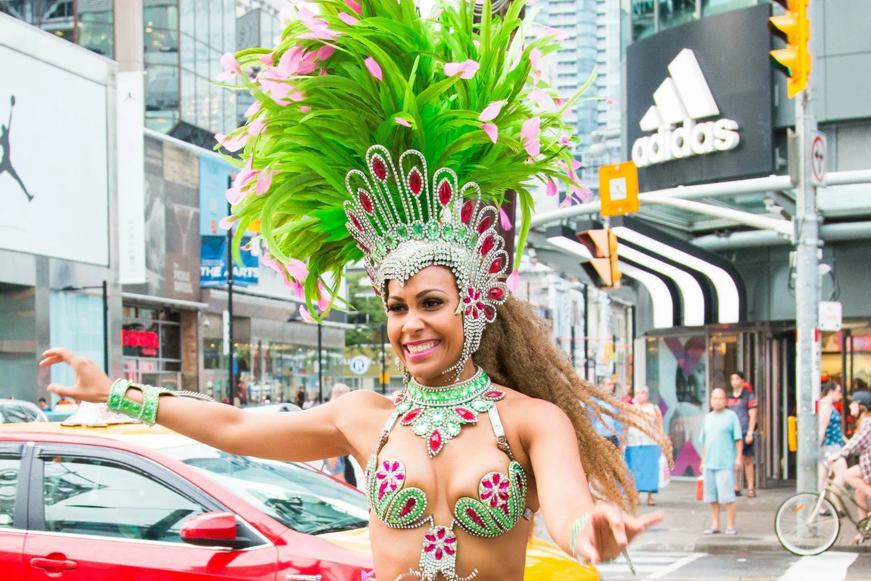 Miranda Liverpool DANCER/INSTRUCTOR Miranda earned her degree in Dance at Ryerson University, after which she began training in Afro-Brazilian, Samba, Latin Cabaret, West African and Afro-Cuban dance.. A well-experienced dancer in Toronto, Miranda has worked with both established and new choreographers, including Jasmyn Fyffe, Roshanak Jaberi, Esie Mensah, Kevin A. Ormsby, Lua Shayenne, and Adrianna Yanuziello. She performs locally, nationally, and internationally at events such as DanseEncore Festival in Trois-Rivières (2012, 2013), Folklorama in Winnipeg (2011, 2012, 2014), Pies por Sudamerica festival in Tulcan, Ecuador (2012), and Dance Migration’s Terra Brazil tour in Holland (2014). Miranda currently dances with Dance Migration, Lua Shayenne and Co., the Afro-Latino Dance Company, and The Wind In The Leaves Collective, and does free-lance dance and vocal work throughout Toronto. She recently performed in Cyclonicty & Femenino this past spring.
