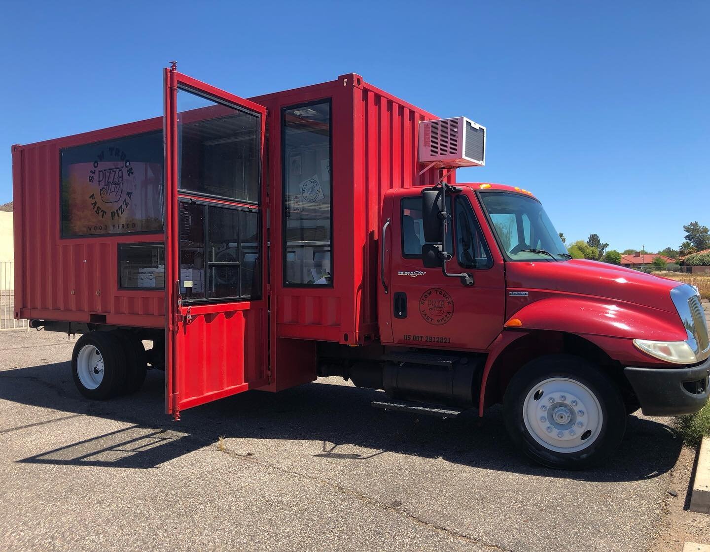 Real Out-casty. ⭕️ Ready to waste your time with me? #pizza #sloth #pizzasloth #woodfiredpizza #foodtruck #azpizza #craftbeer #azcraftbeer #heritagegrains #taboot