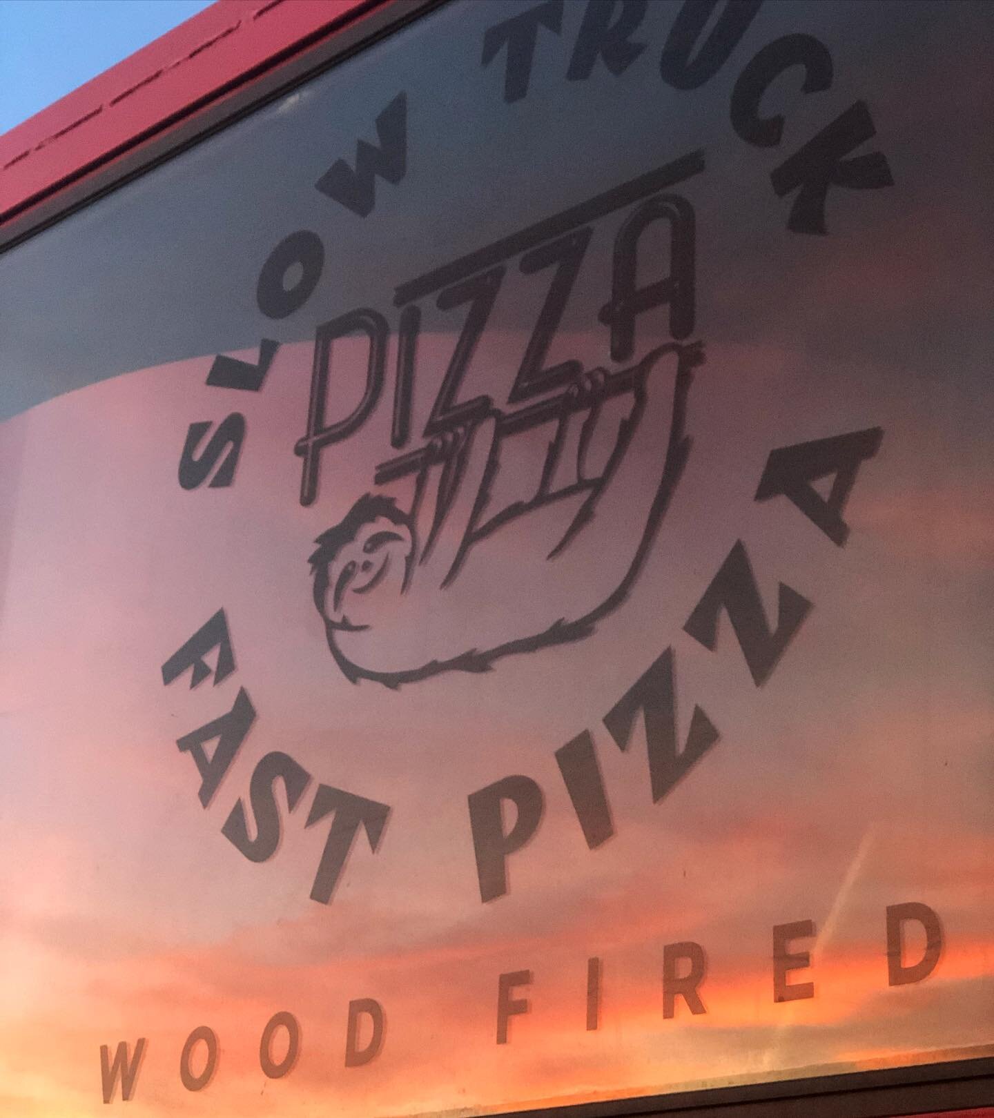 Catch the The Pizza Sloth as the sun goes down tonight. @chefseth will be @lastexitlive for the incredible @thehiggsmusic show 8pm-sellout. 

Live 🎶 and 🍕🦥 together again!!

Link to website for preordering. 

#pizza #sloth #pizzasloth #foodtruck #