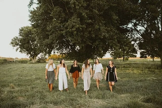 sioux county friends!!! if you are looking to book a session over the 4th of July weekend, message me 🌟 i will be in town 2nd-7th!!!