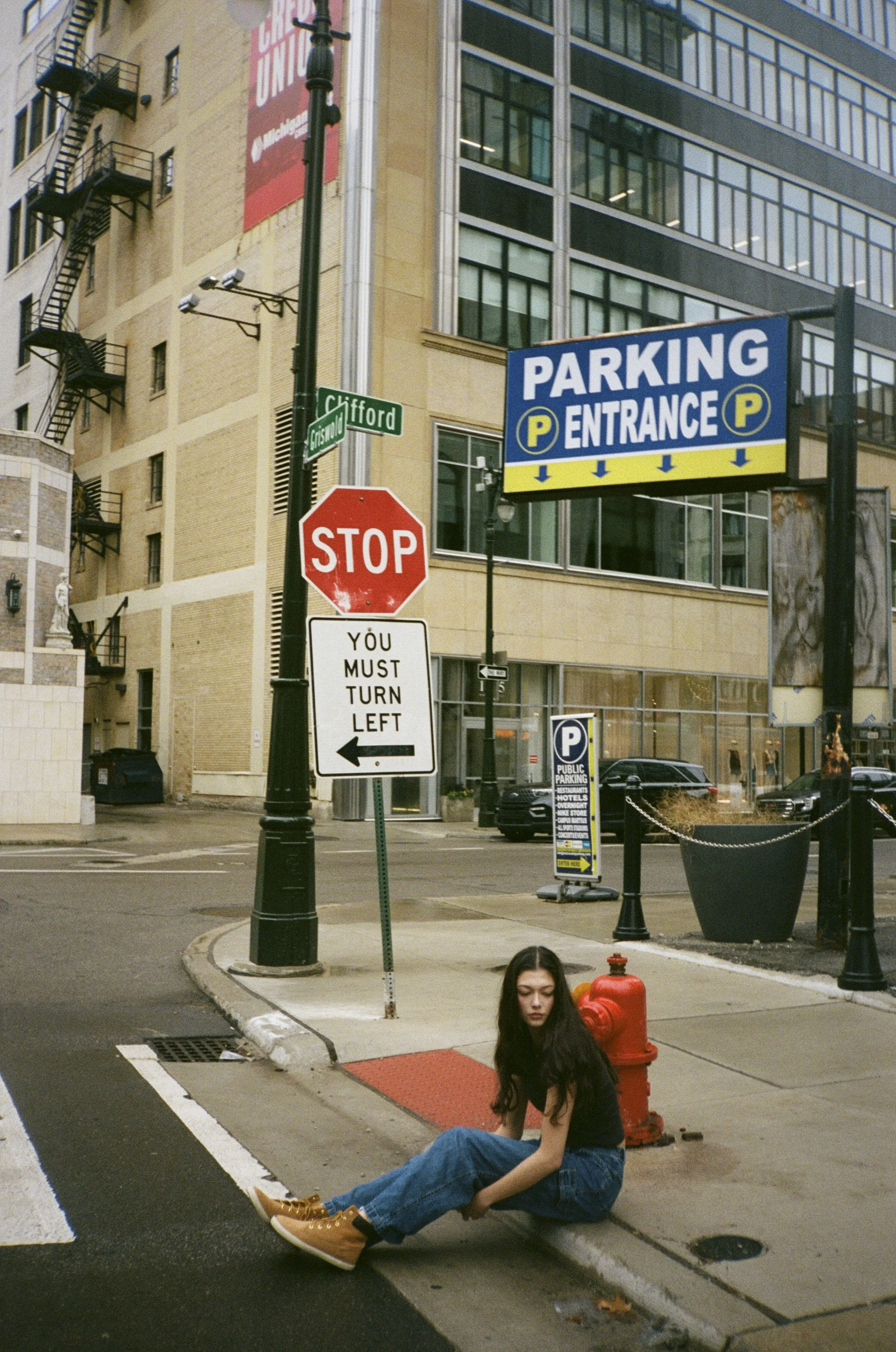 Courtney Blackett18.jpg