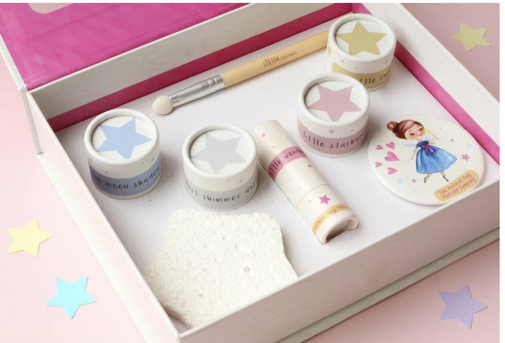  Non Toxic make up sets for little girls, because it’s fun to dress up every now and then and it saves mums make up. 