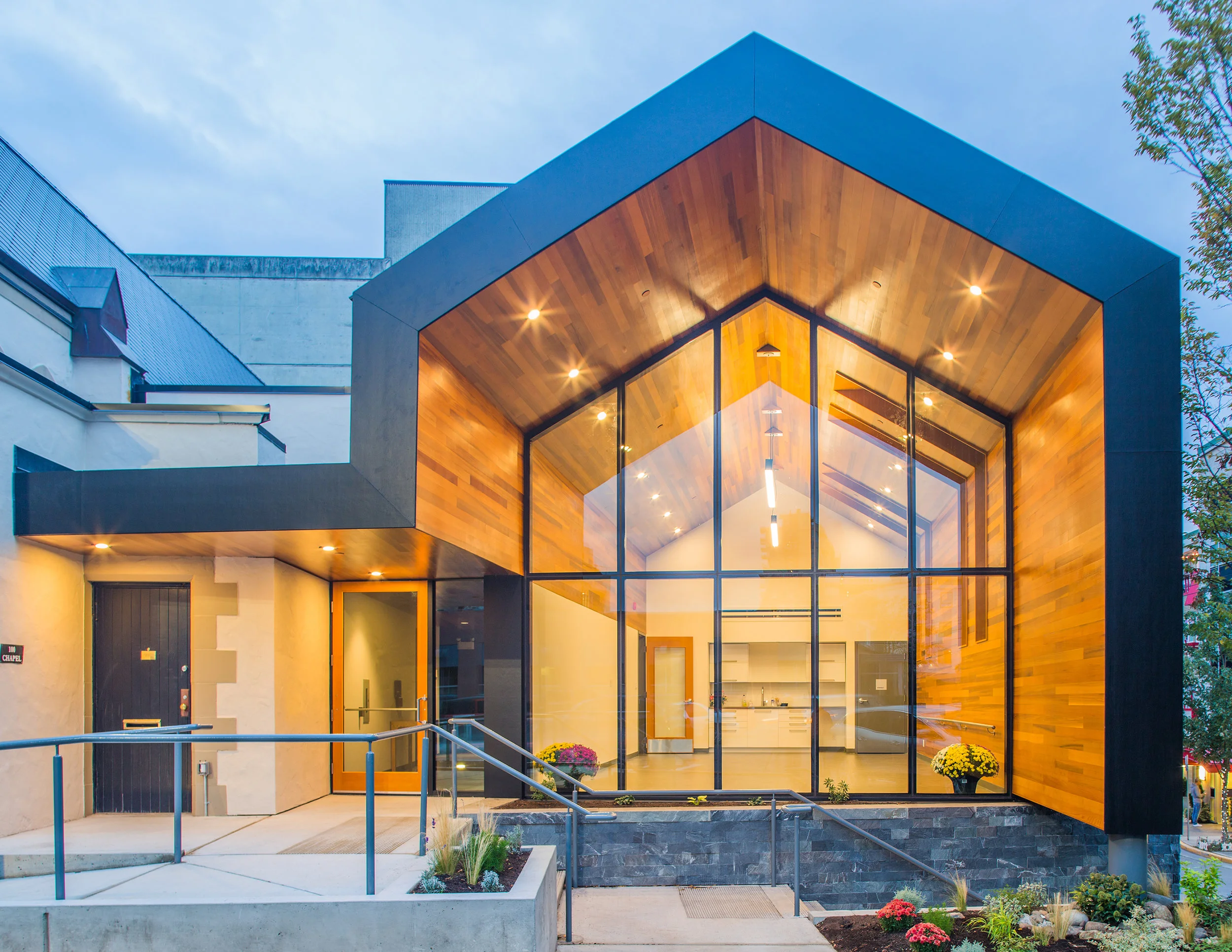 Exterior 4.jpg