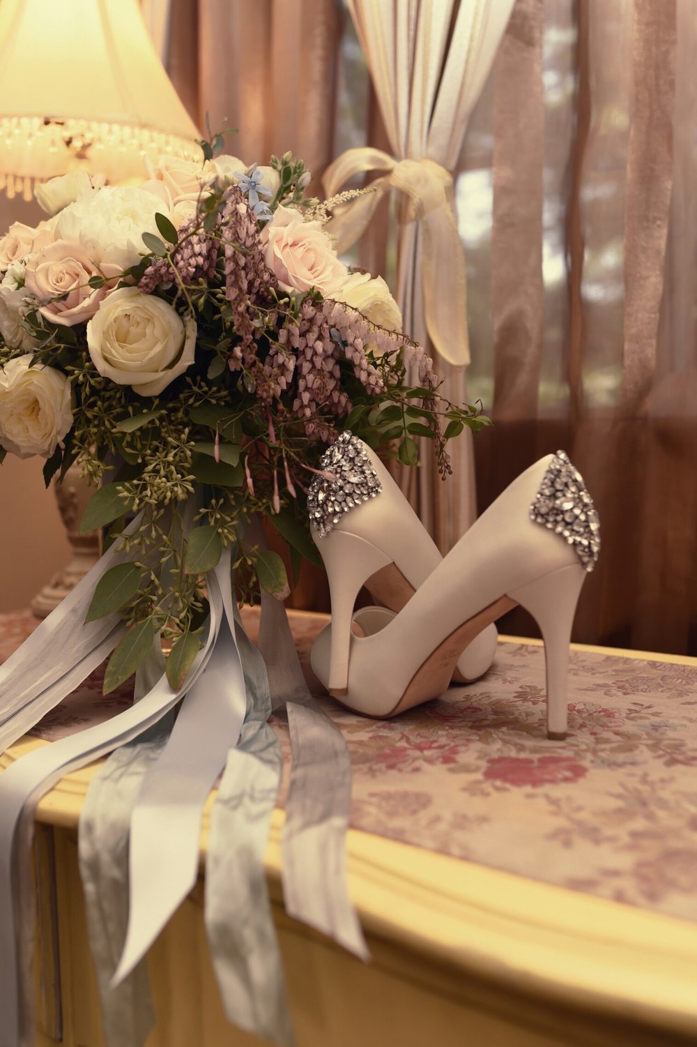 bouquet_heels_wedding_details_violette_fleurs.jpg