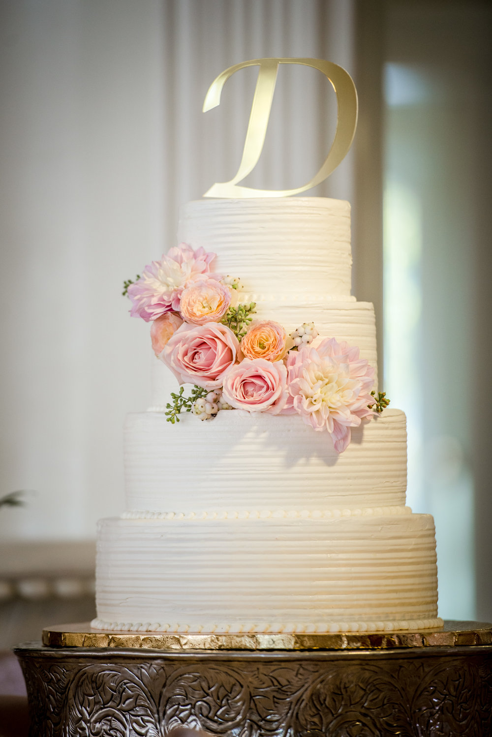 Wedding_Cake_Blush_Garden_Roses_Vizcaya_Sacramento_Violette_Fleurs.jpg