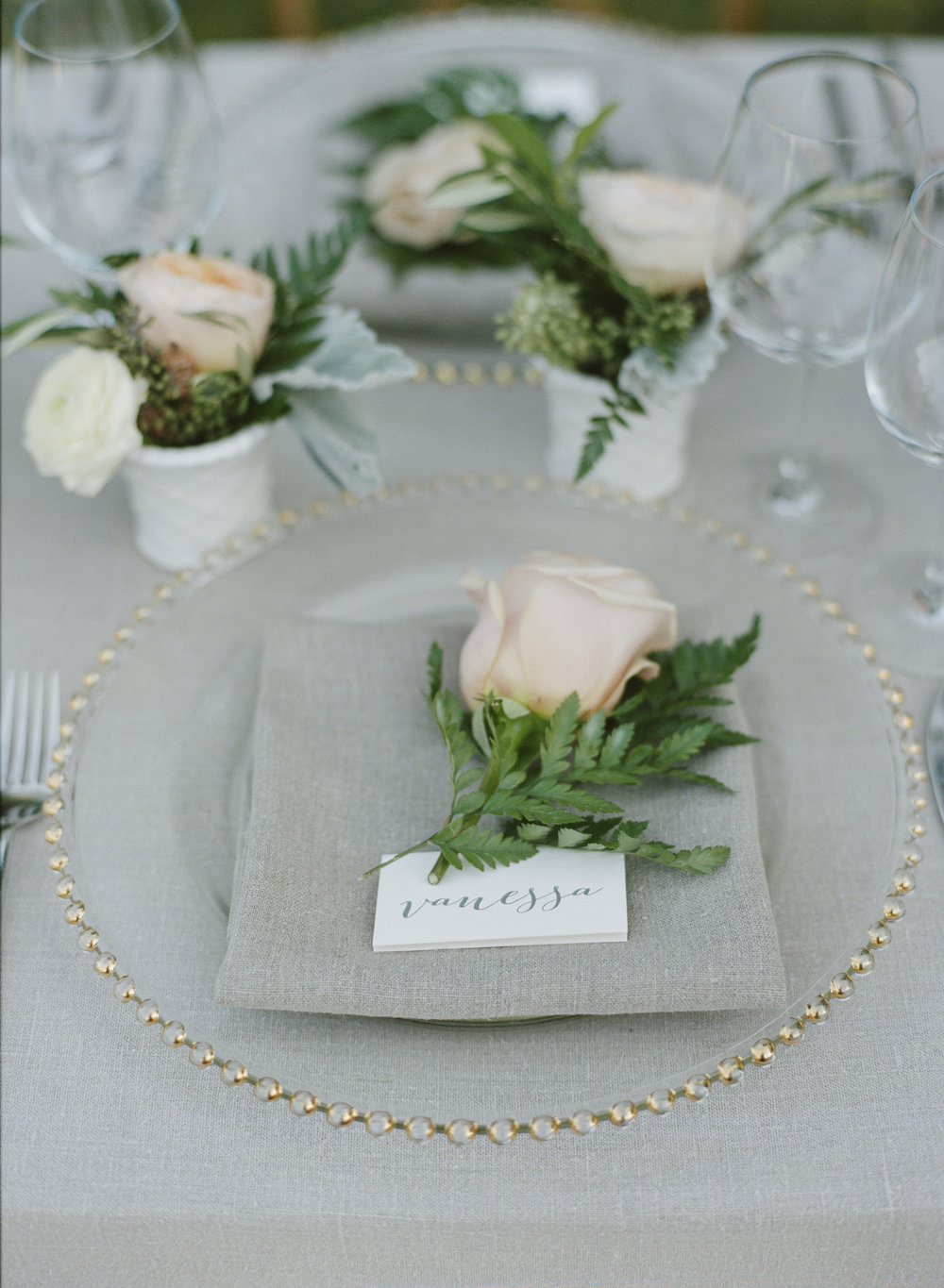 Violette-fleurs-roseville-sacramento-california-Flower-farm-inn-wedding-florist-spring-tablescape-luxury-detail-photos.jpg