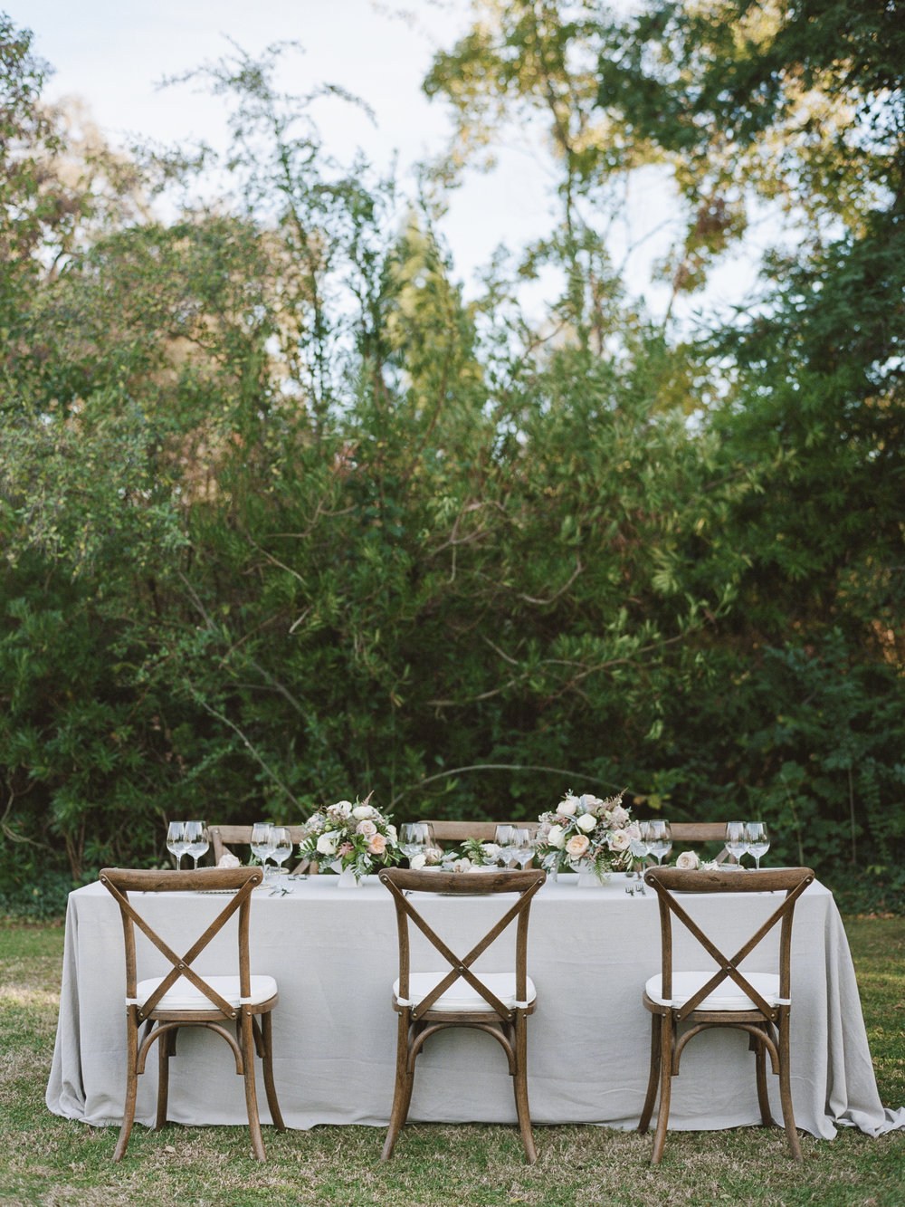 Violette-fleurs-roseville-sacramento-california-Flower-farm-inn-wedding-florist-spring-tablescape-blush-peach-grays-greenery.jpg