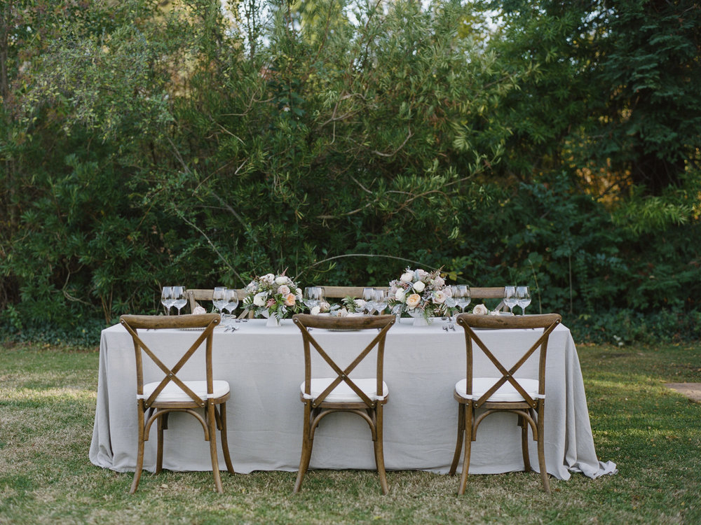 Violette-fleurs-roseville-sacramento-california-Flower-farm-inn-wedding-florist-spring-tablescape-blush-peach-gray.jpg