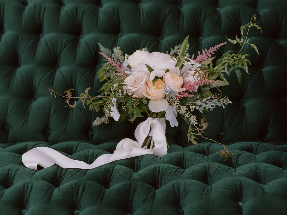 Violette-fleurs-roseville-sacramento-california-Flower-farm-inn-wedding-florist-spring-bridal-bouquet-blush-peach.jpg