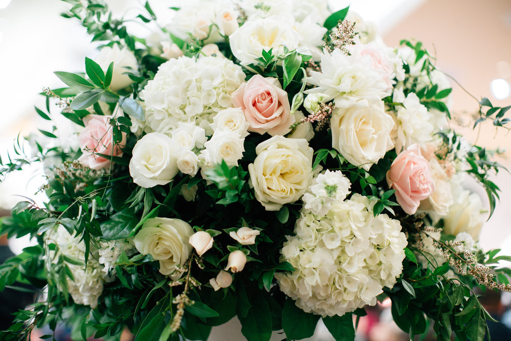 white_hydrangea_blush_flowers_greenery_fillers_violette_fleurs_anna_perevertaylo.jpg