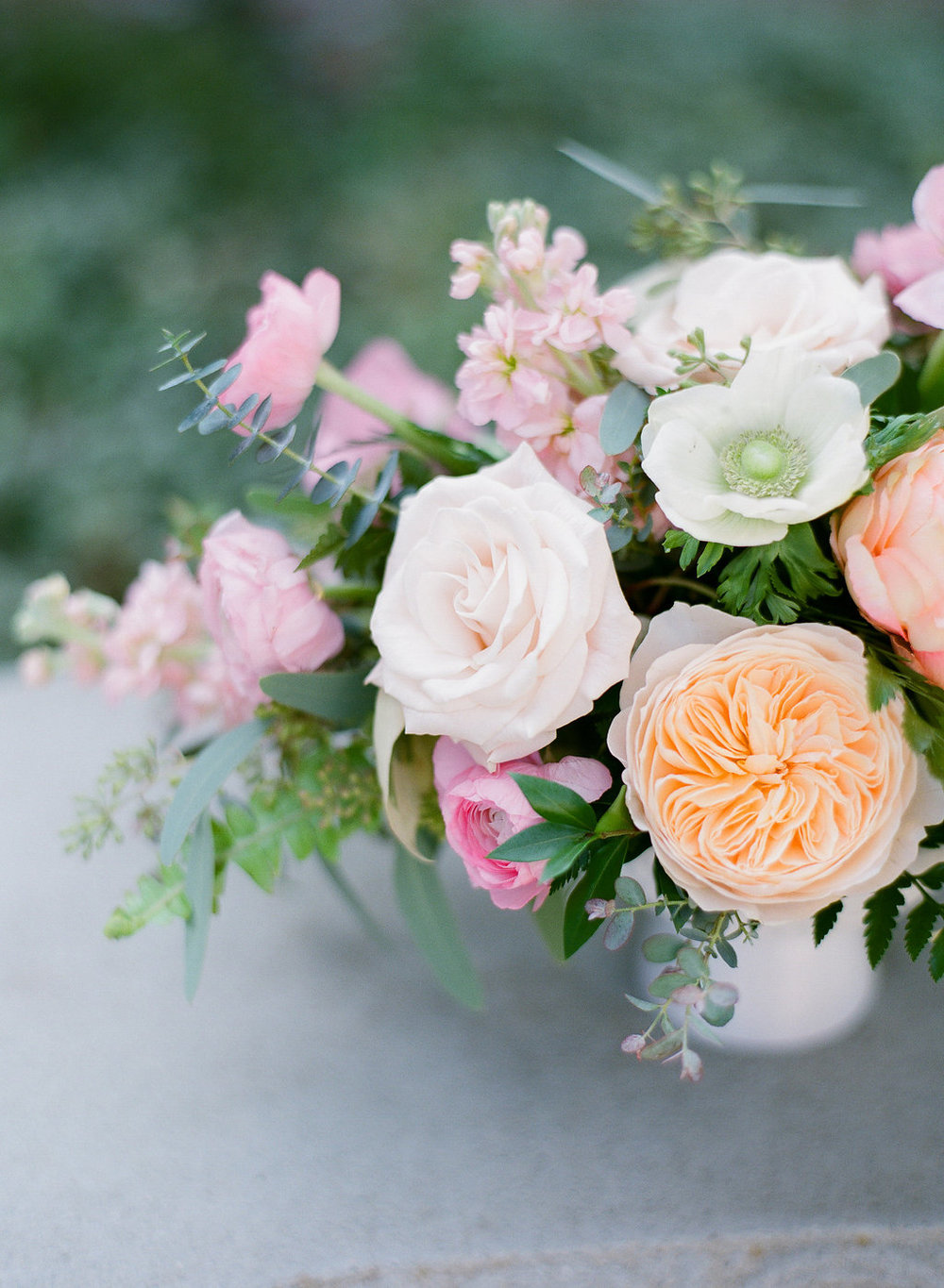 cream_blush_peach_wedding_flowers_Wine_and_Roses_Lodi.jpg