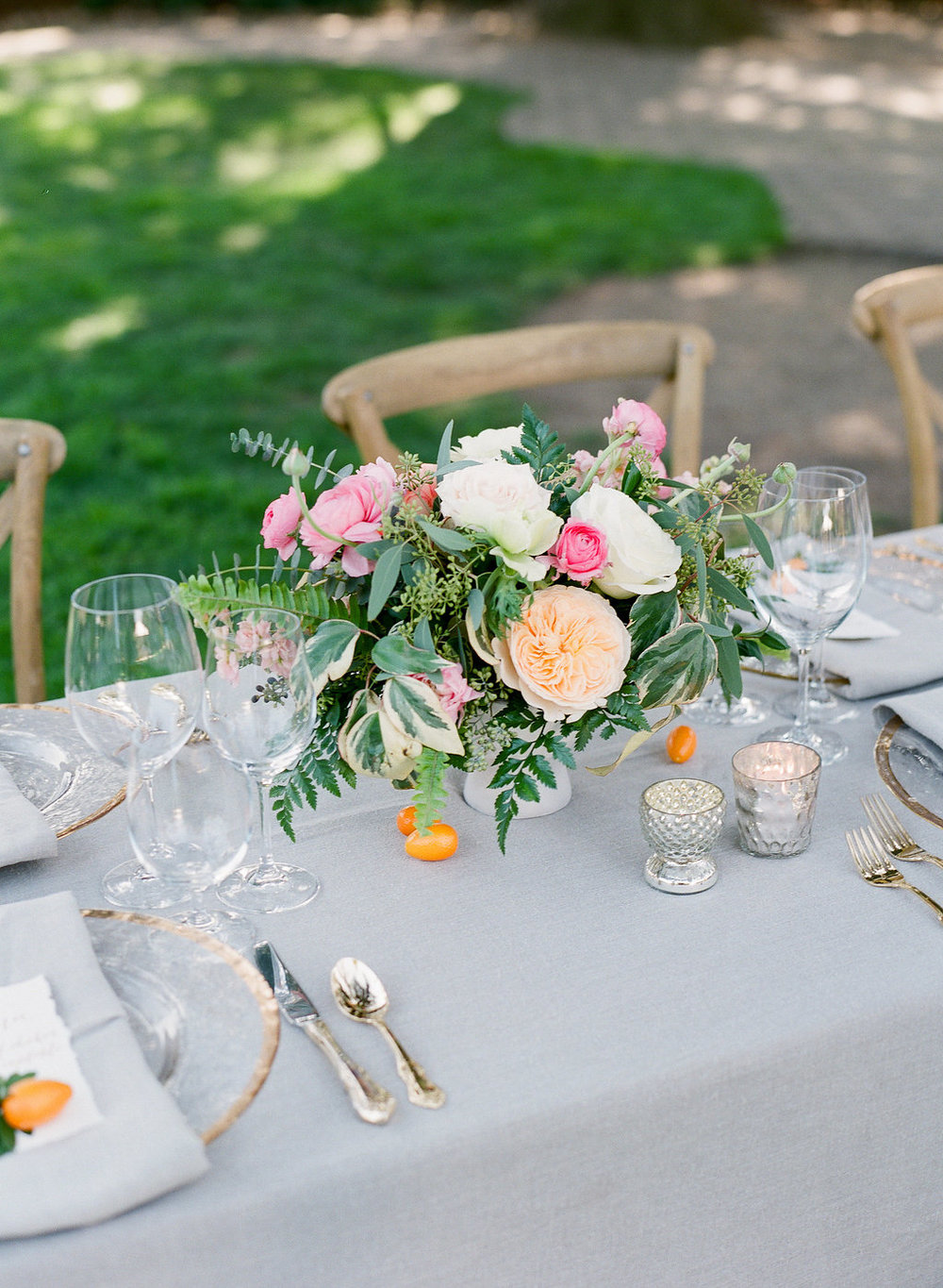 garden_style_low_centerpiece_romantic_outdoor_wedding_Wine_and_Roses_Lodi.jpg
