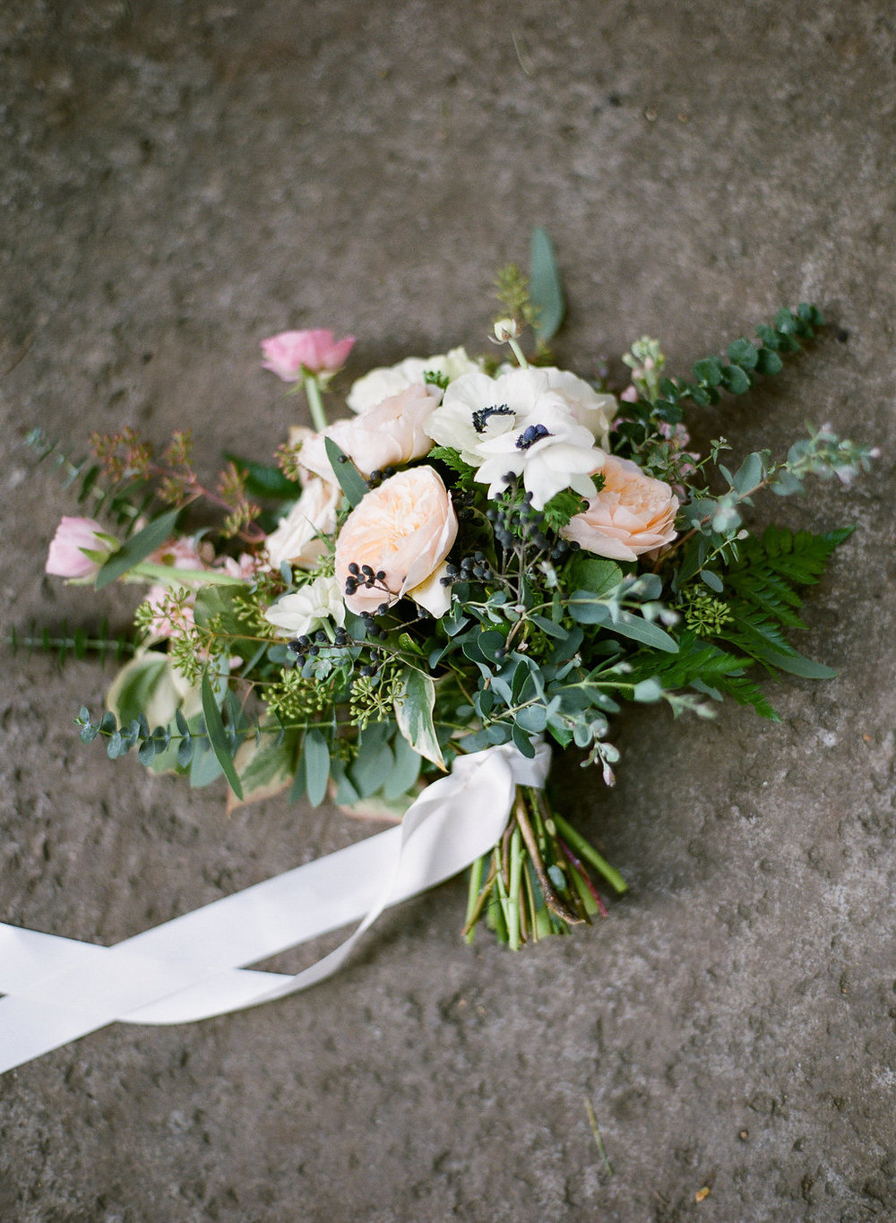 romantic_bridal_bouquet_Wine_and_Roses_Lodi.jpg