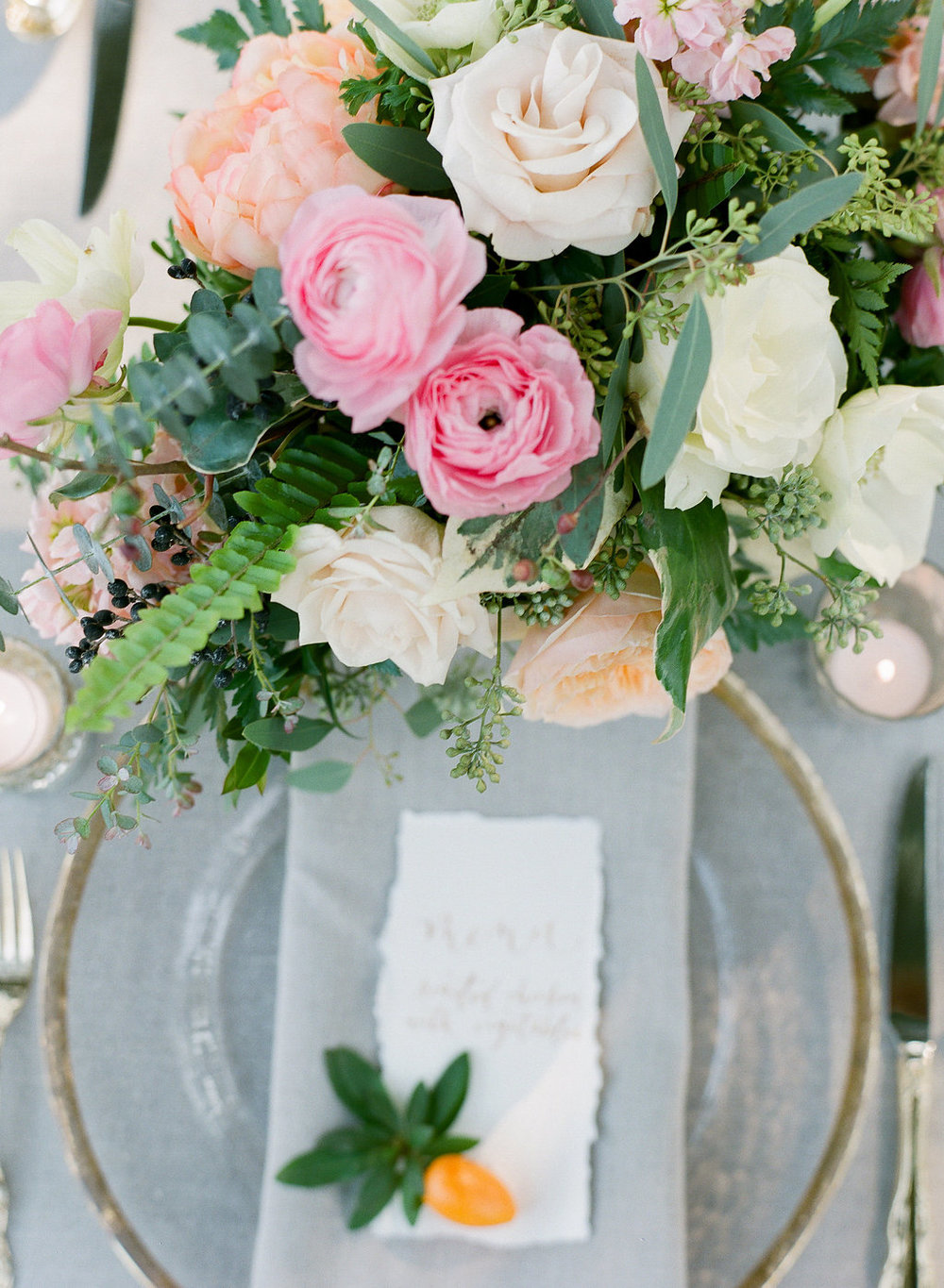 romantic_garden_style_guest_table_centerpiece_Wine_and_Roses_Lodi.jpg