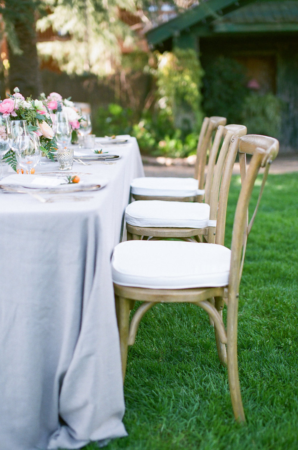 small_garden_style_centerpiece_Wine_and_Roses_Lodi.jpg