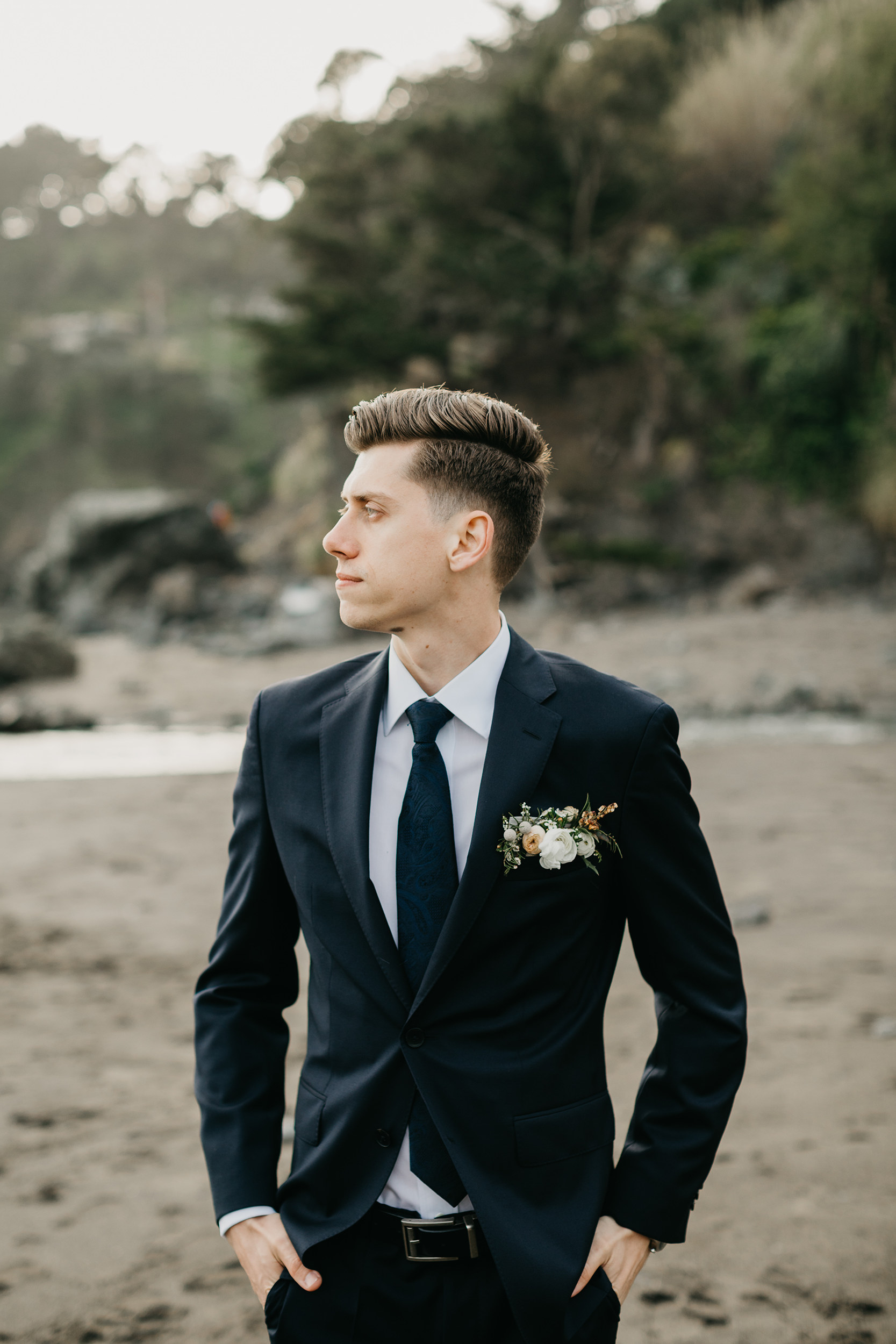 Violette-fleurs-event-design-roseville-Nelli-noel-photography-the-falls-event-center-Groom-details-pocket-square-ocean.jpg