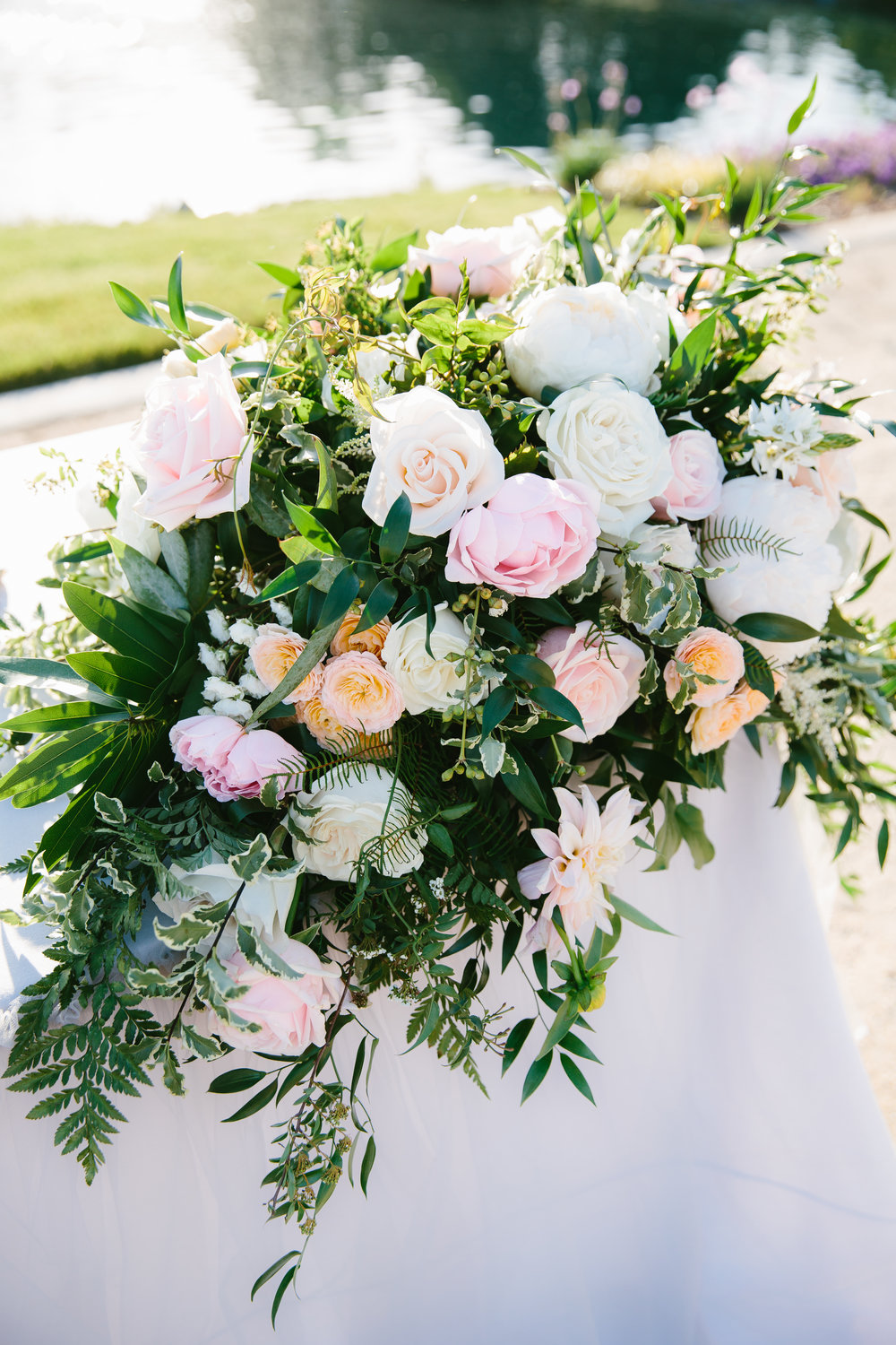 Violette-fleurs-event-design-roseville-anna-perevertaylo-rancho-robles-vinyards-California-Classic-Bride-groom-upscale-florist-sweetheart-table.jpg