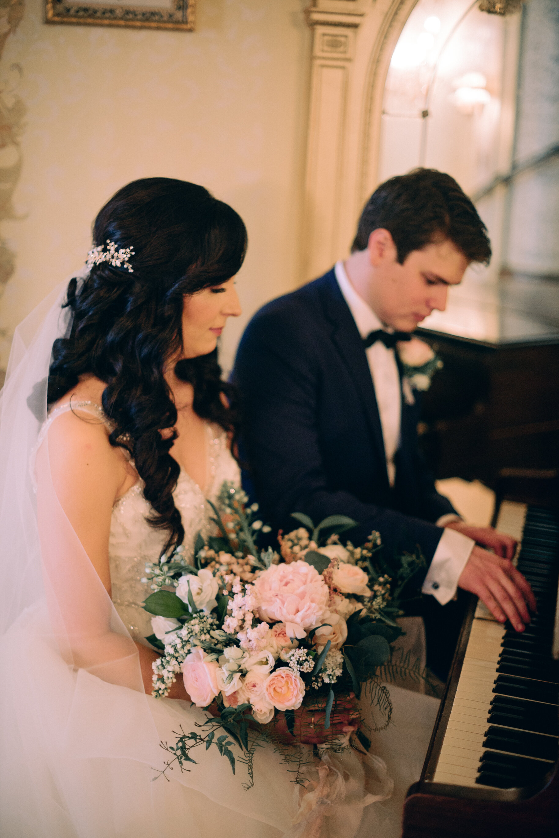 Violette-fleurs-event-design-roseville-love-and-theory-co-photography-sacramento-grand-island-mansion-Florist-Flowers-Traditional-Groom-Bride-bouquet-piano.JPG