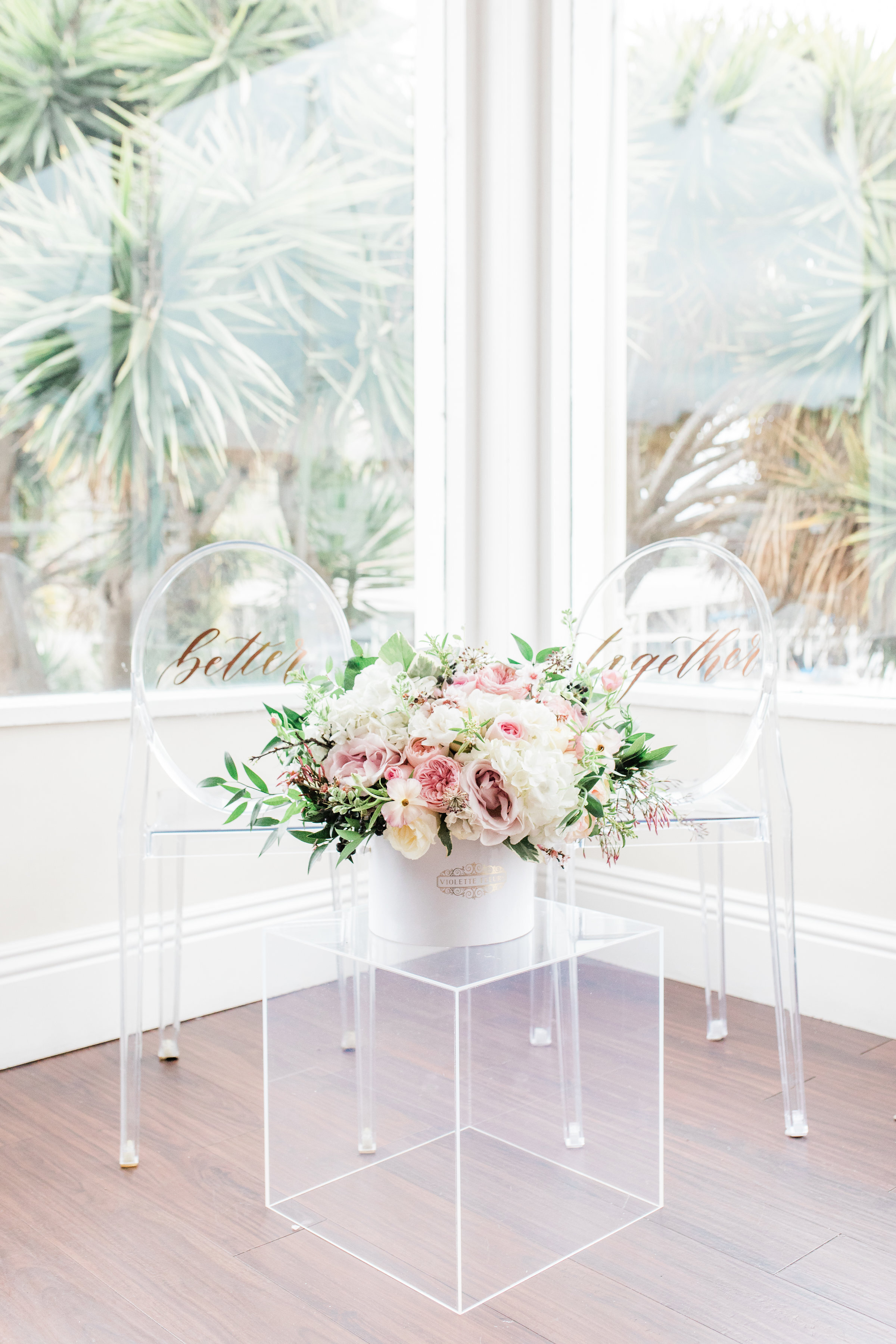 Violette-fleurs-event-design-florist-roseville-ashley-baumgartner-photography-planner-Florist-California-Upscale-hatbox-flowers.jpg