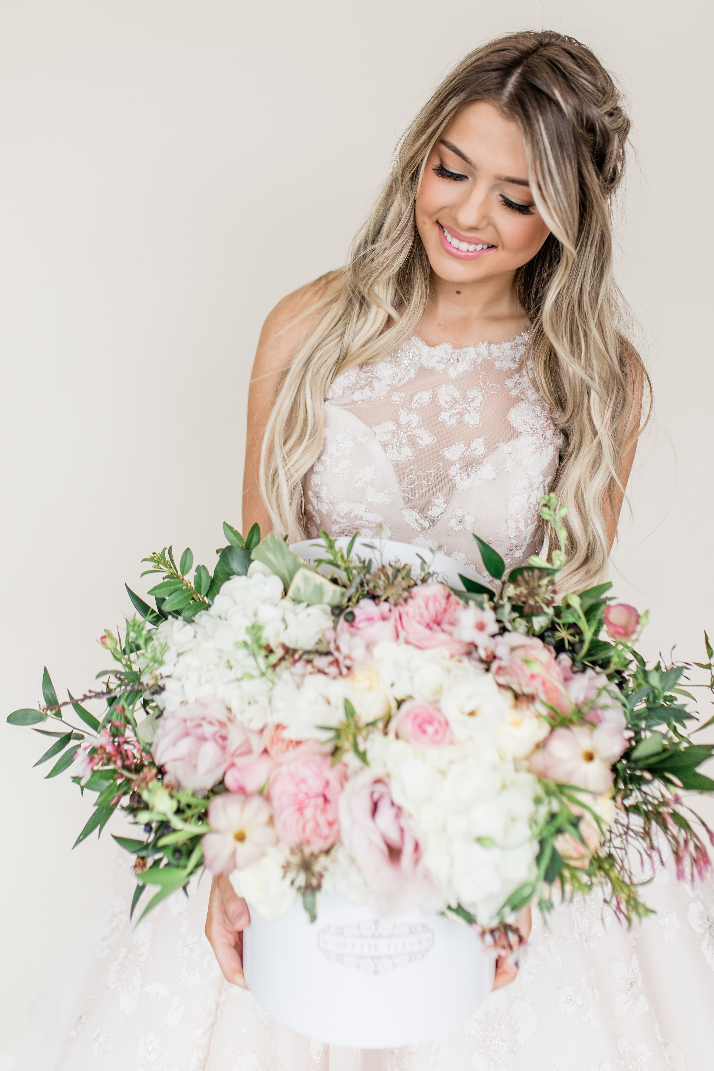 Violette-fleurs-event-design-florist-roseville-ashley-baumgartner-photography-planner-Wedding-design-Blush-hatbox.jpg