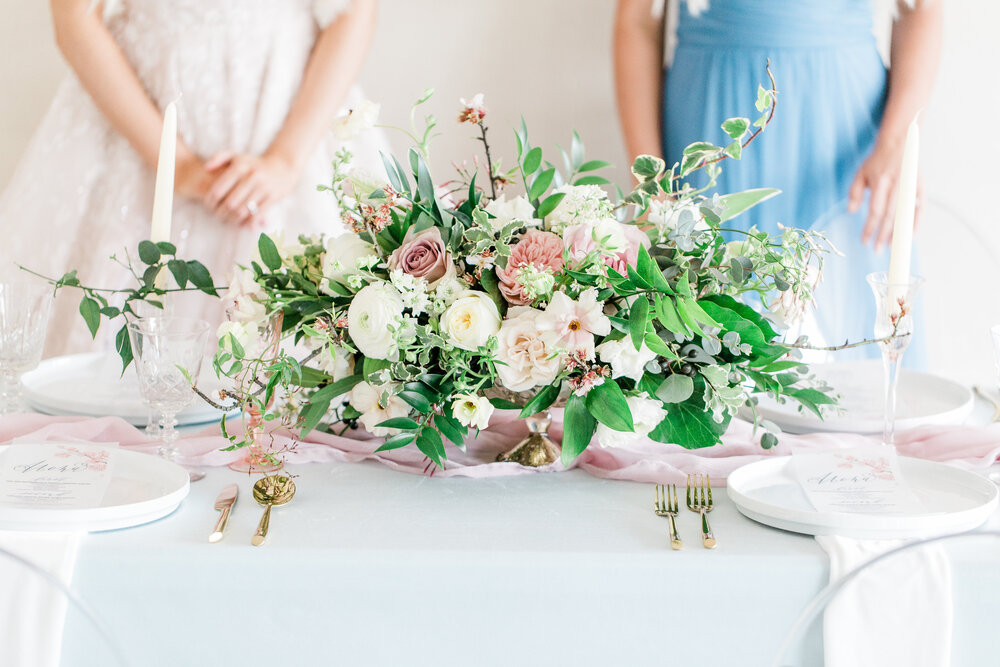 Violette-fleurs-event-design-florist-roseville-ashley-baumgartner-photography-planner-Unforgettable-Curated-Destination-centerpiece.jpg