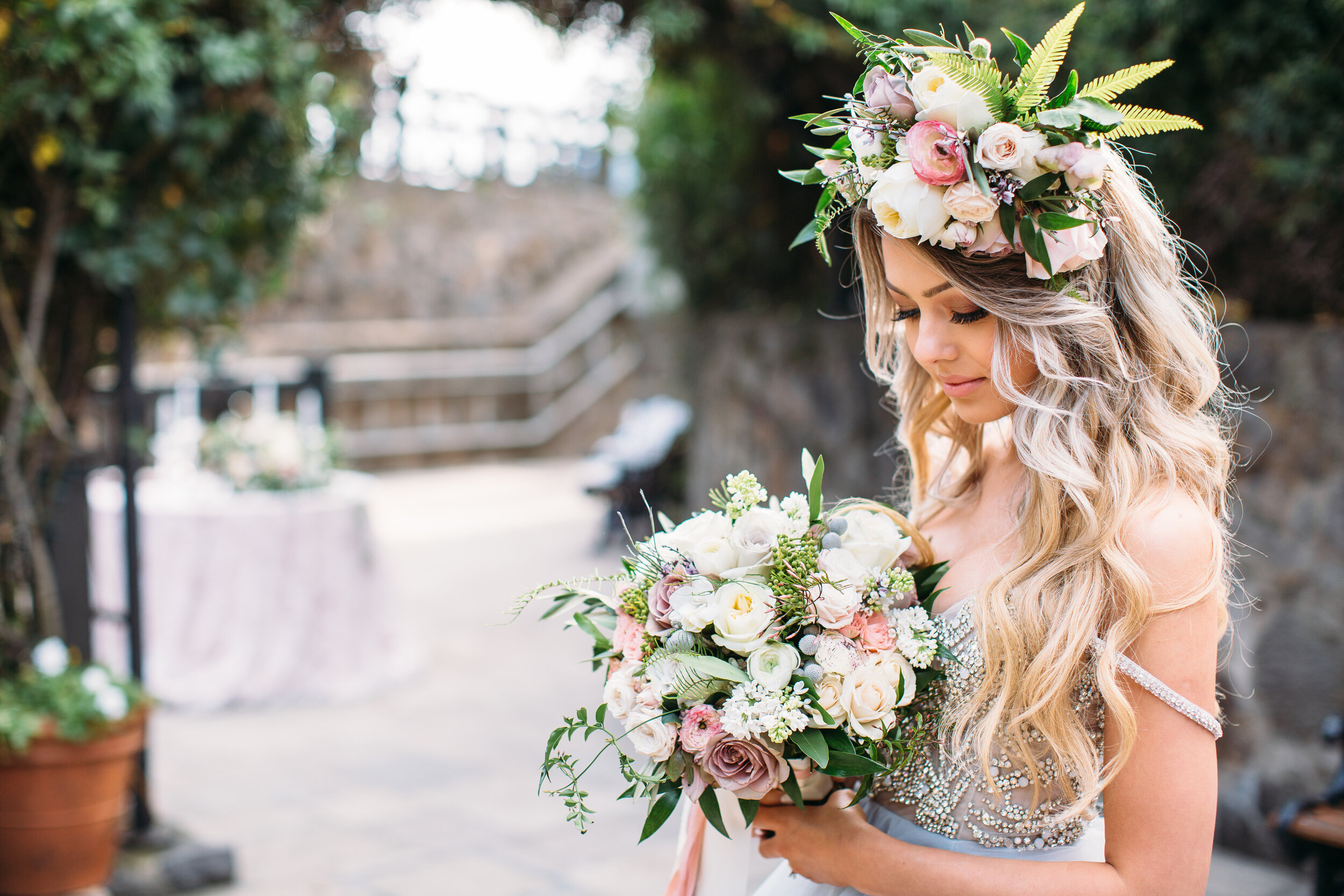 luxury-bridal-bouquet-blushes-whites-upscale-flowing-ribbon-headpiece-inspiration-hayley-paige-northern-california-napa-florist-violette-fleurs-anna-perevertaylo.jpg