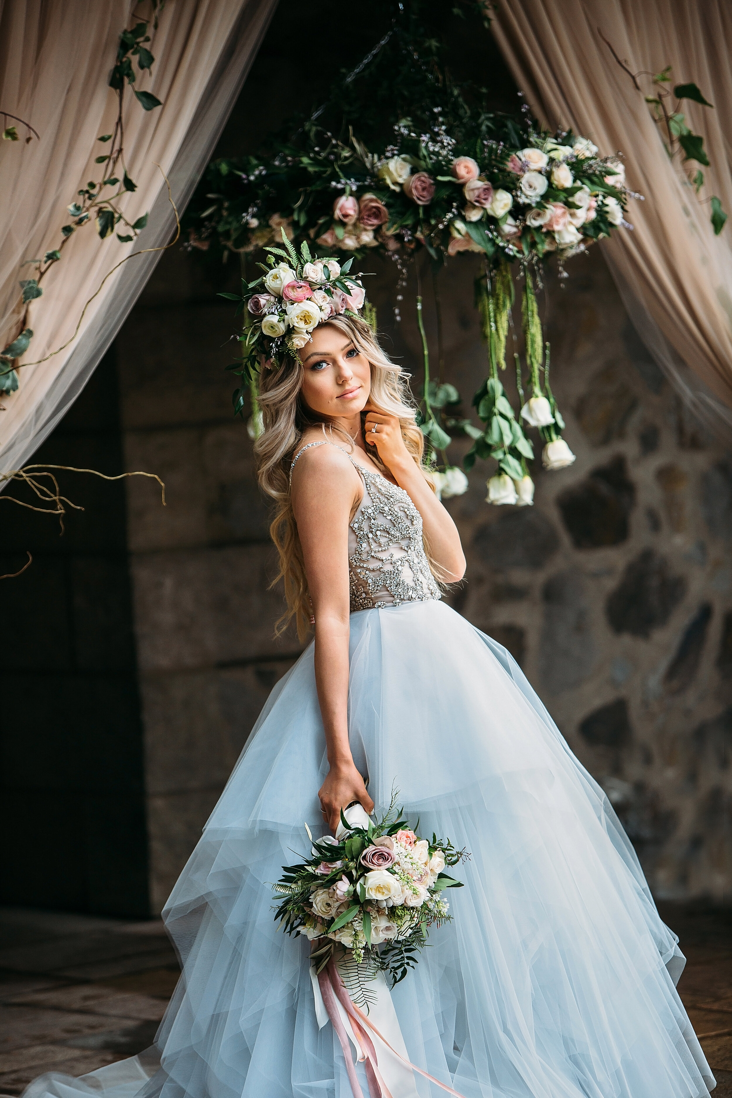 luxury-wedding-bridal-bouquet-headpiece-details-garden-rose-lilac-lavender-greenery-flowing-ribbon-blushes-whites-upscale-inspiration-hayley-paige-northern-california-sonoma-v-sattui-florist-design-violette-fleurs-anna-perevertaylo.jpg