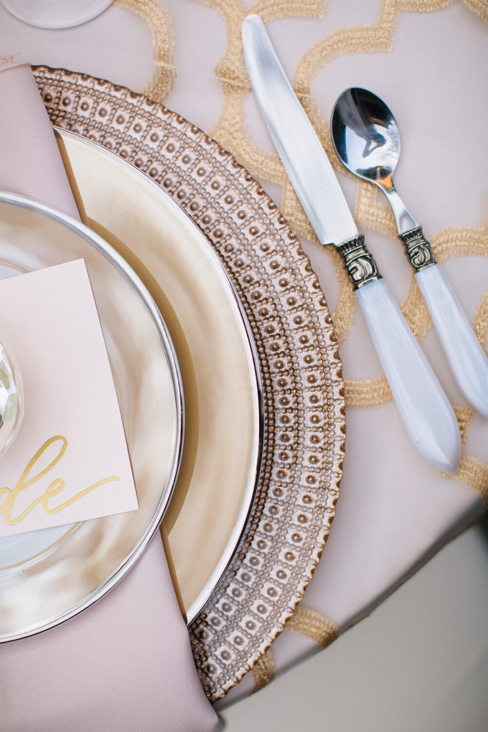 luxury-wedding-table-details-blushes-whites-upscale-calligraphy-ashbaumgartner-ribbon-inspiration-northern-california-sonoma-v-sattui-florist-violette-fleurs-anna-perevertaylo.jpg