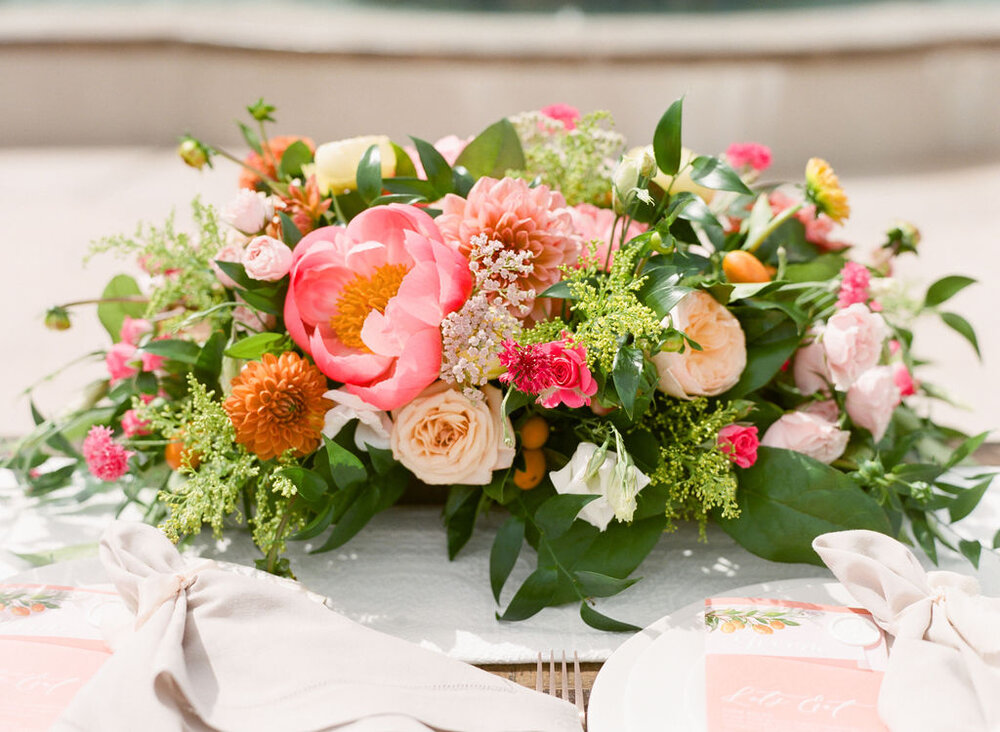sweetheart-table-Married-AshleyBaumgartner-WeddingDetails-citrusflowers-VioletteFleurs.jpg