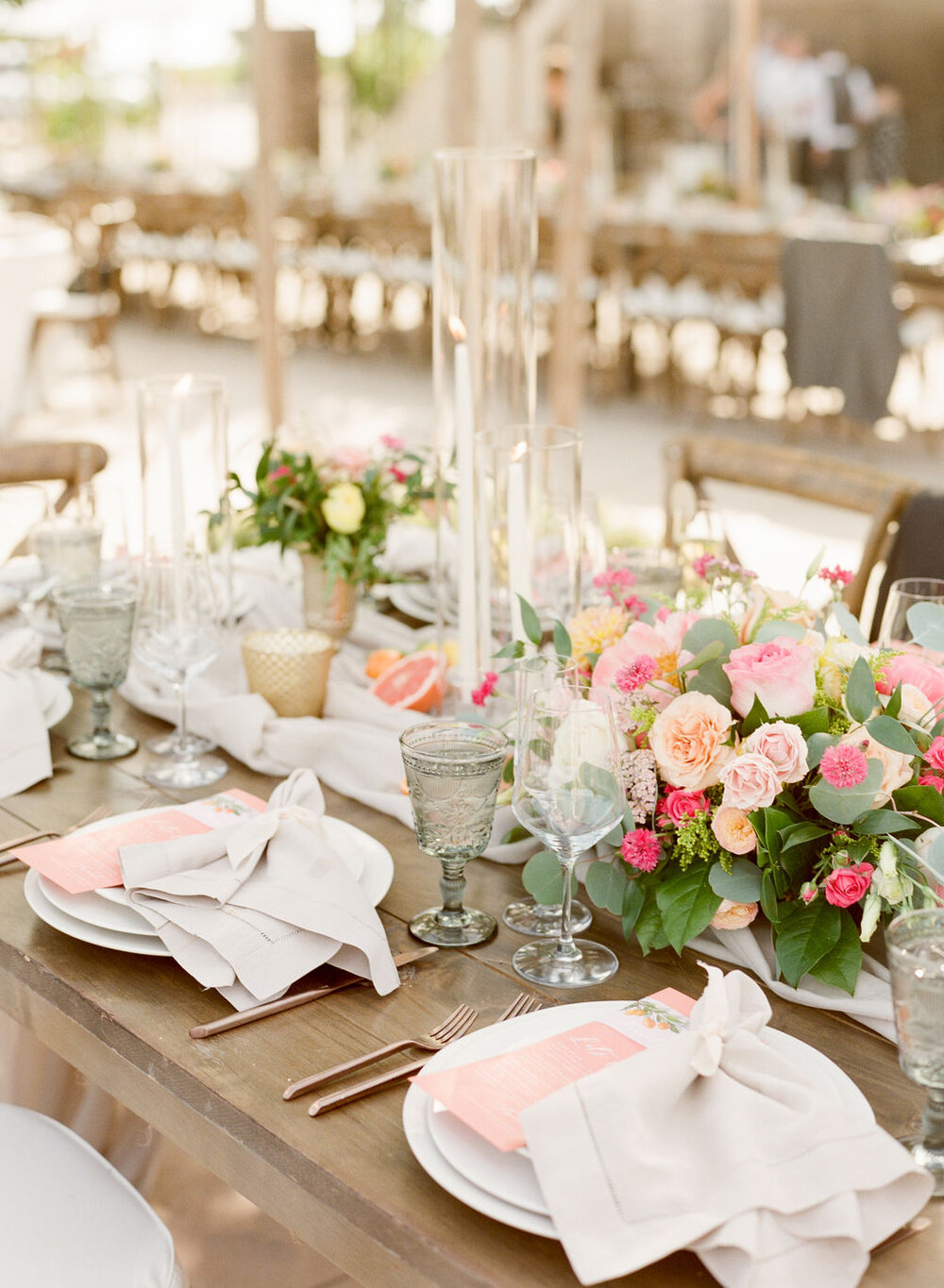 VioletteFleurs-reception-details-Married-AshleyBaumgartner-VioletteFleurs-king-tables.jpg