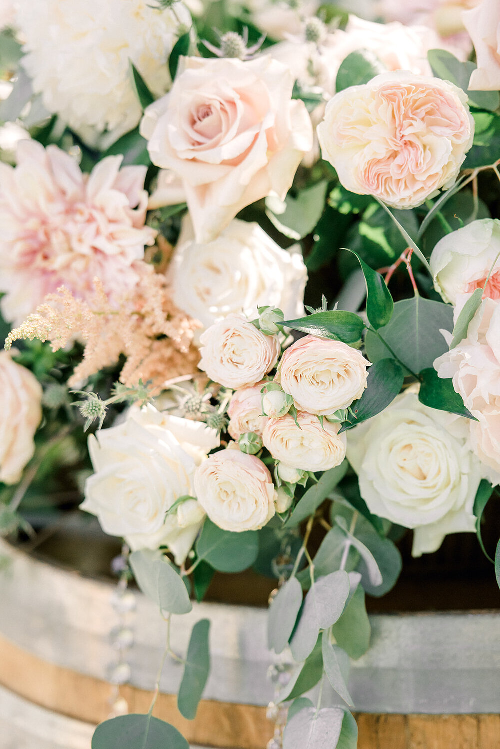Violette-fleurs-roseville-napa-california-luxury-florist-silverado-resort-and-spa- weddings-by-scott-and-dana-roses-dafe-au-lait-dahlia.jpg