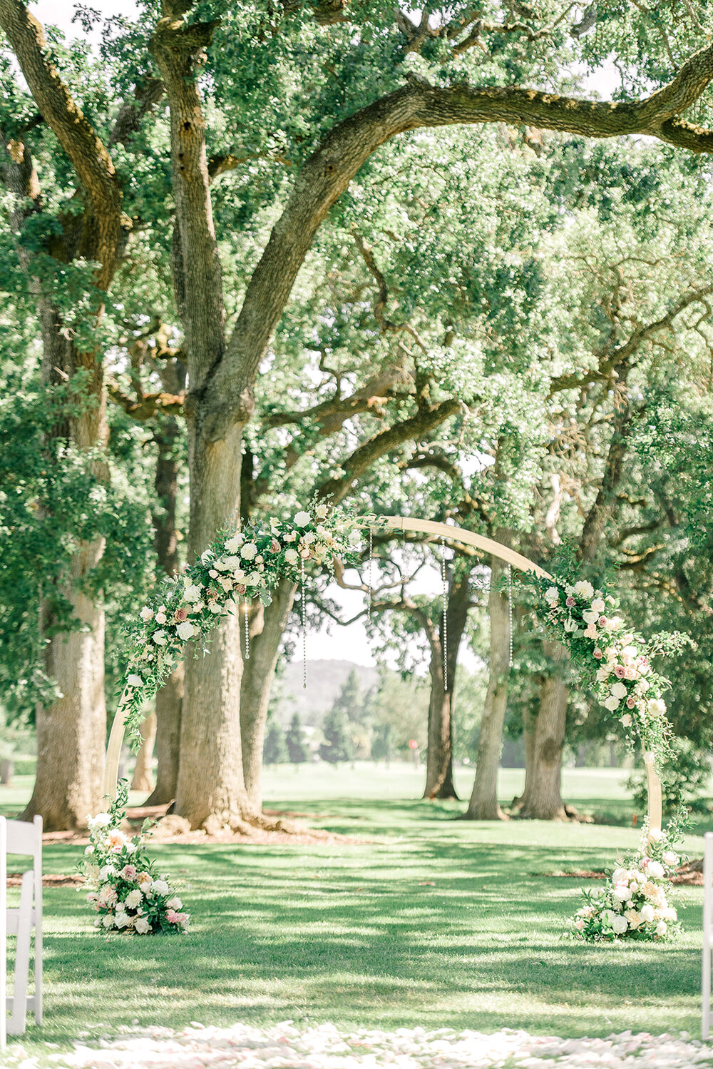 Violette-fleurs-roseville-napa-california-luxury-florist-silverado-resort-and-spa- weddings-by-scott-and-dana-round arch-oak-trees-ceremony.jpg