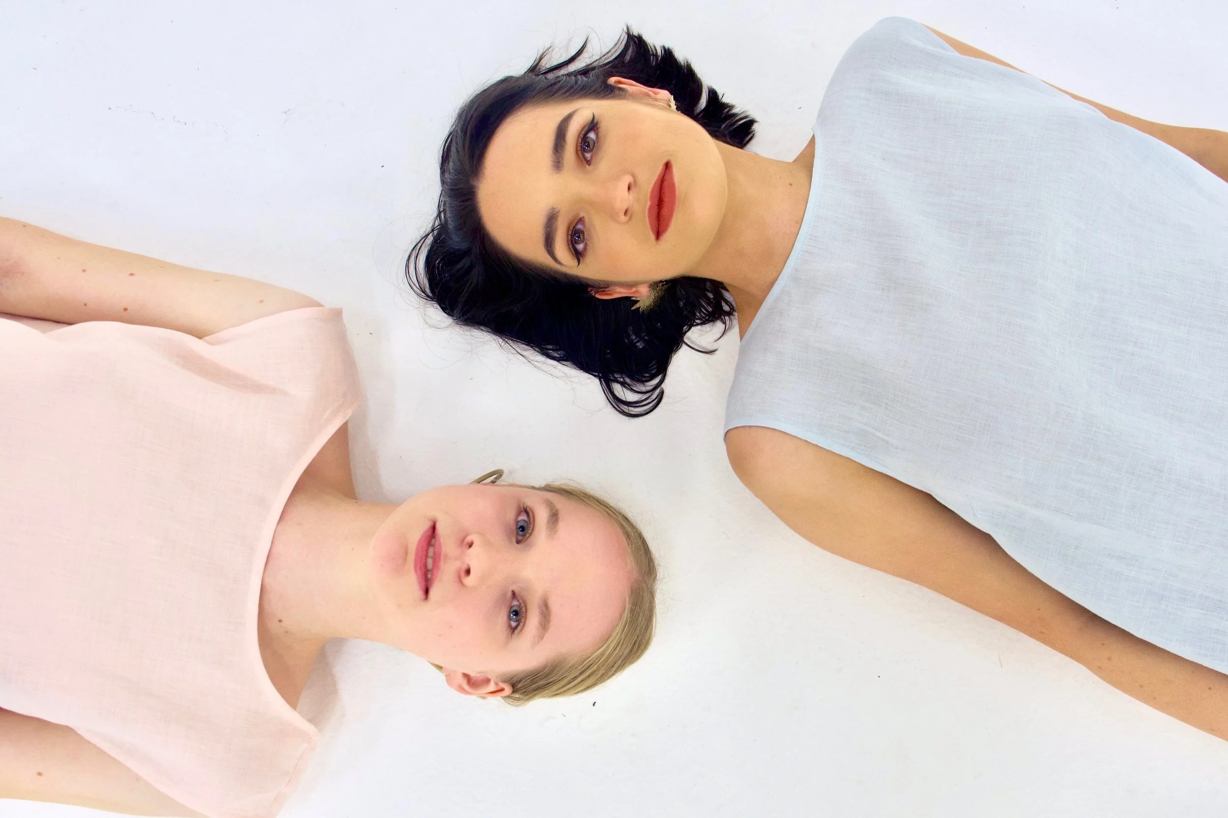 Un Familiar – Wānaka Art Exhibition and Clothing Pop Up