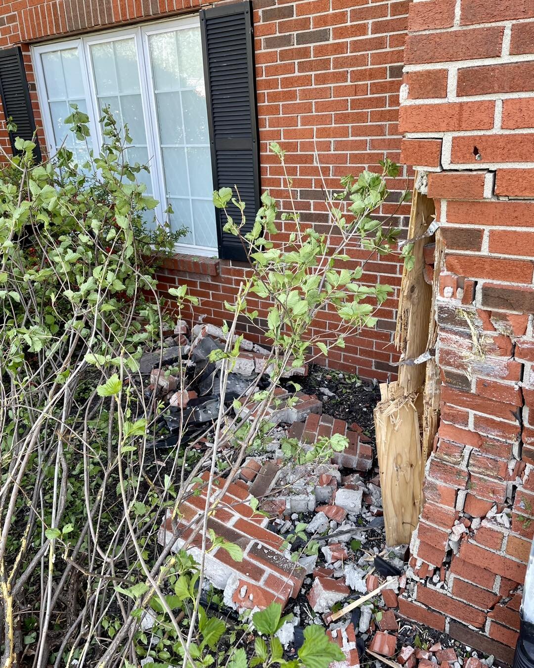 Everyone is fine. A car crashed into our office this morning. 😅 We weren&rsquo;t at the office yet. The white window is my treatment room. The impact has shifted our storage/break room and bathroom walls. 😬
&bull;
We&rsquo;ve been cleaning and sort