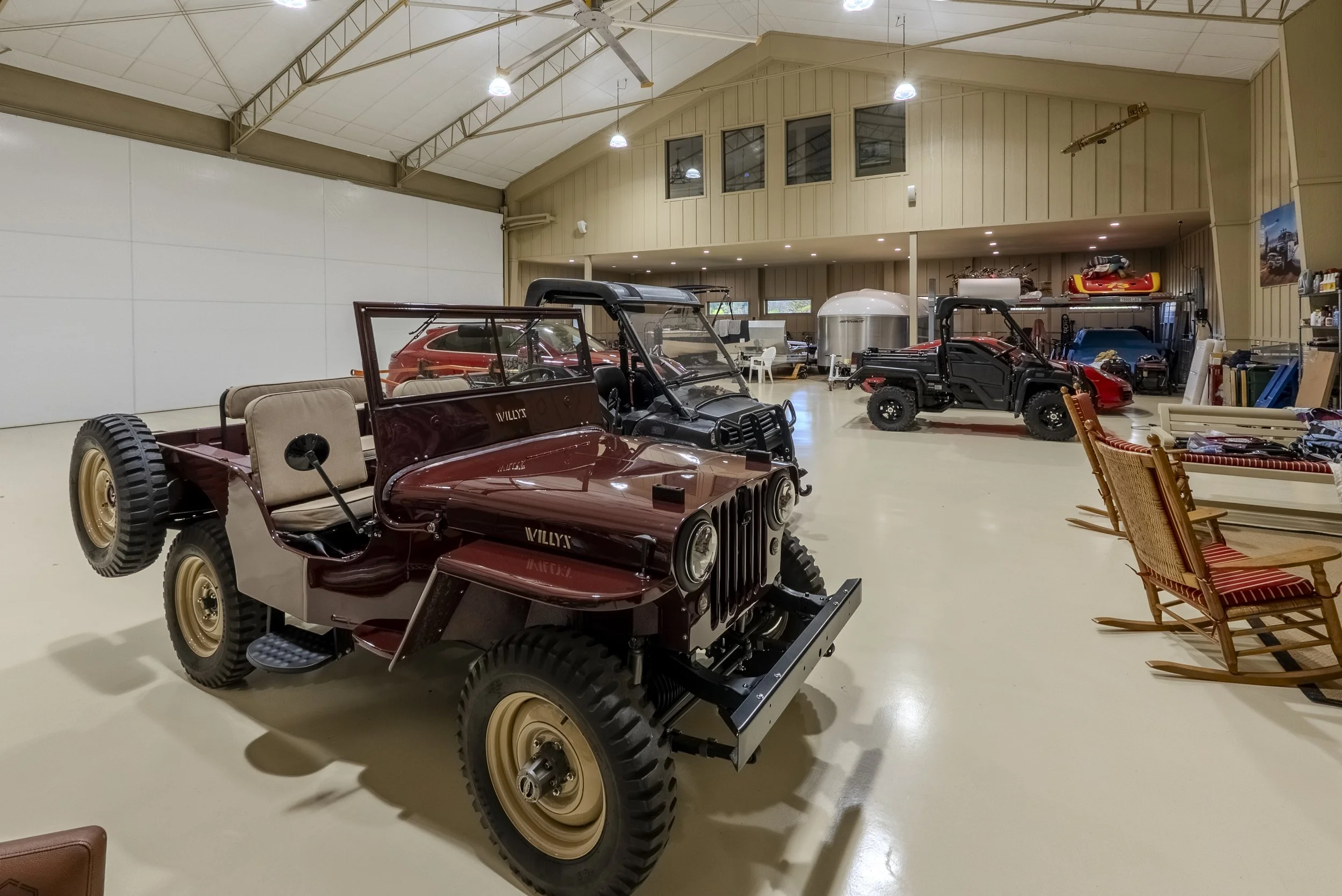 Hanger-22.jpg