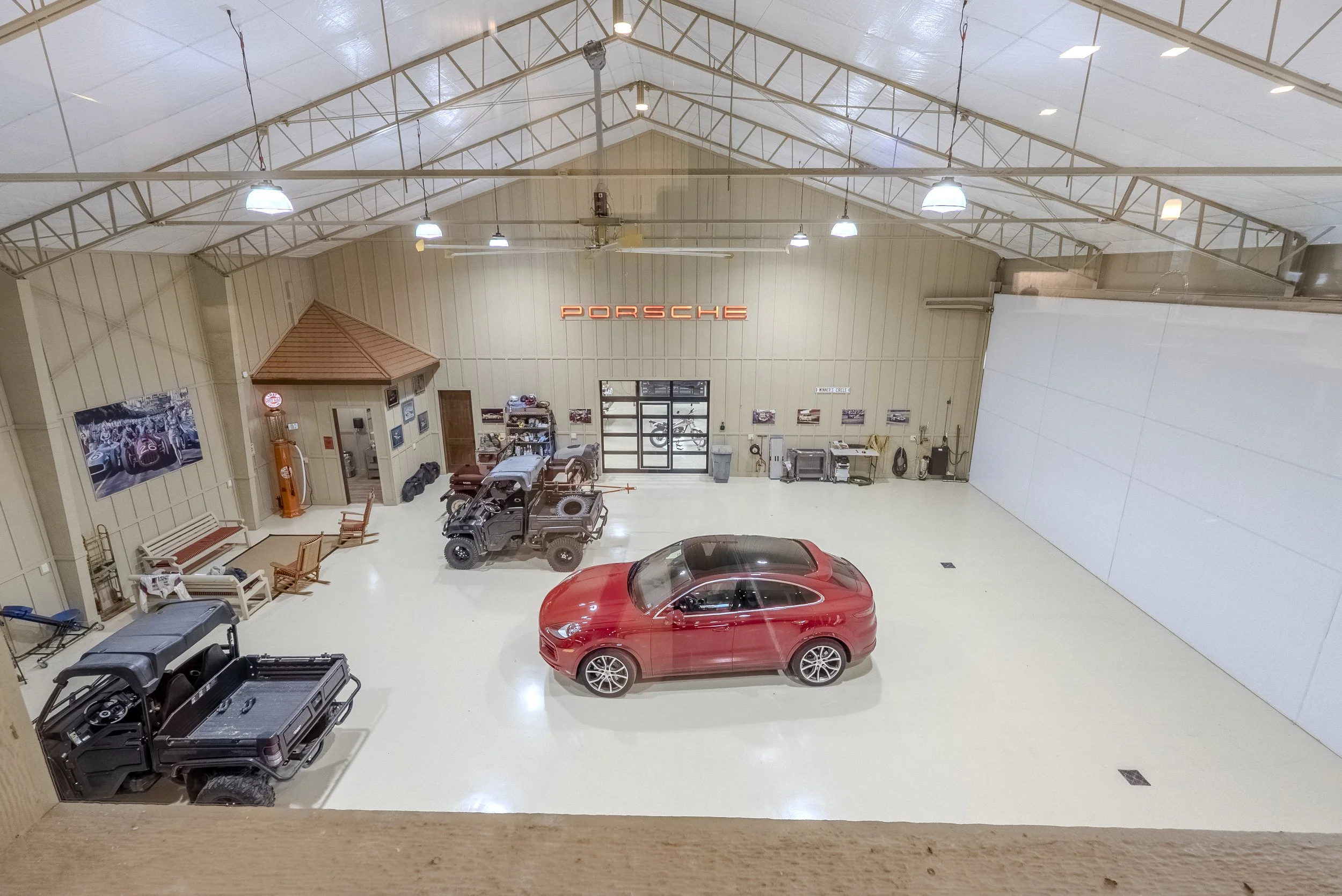 Hanger-84.jpg
