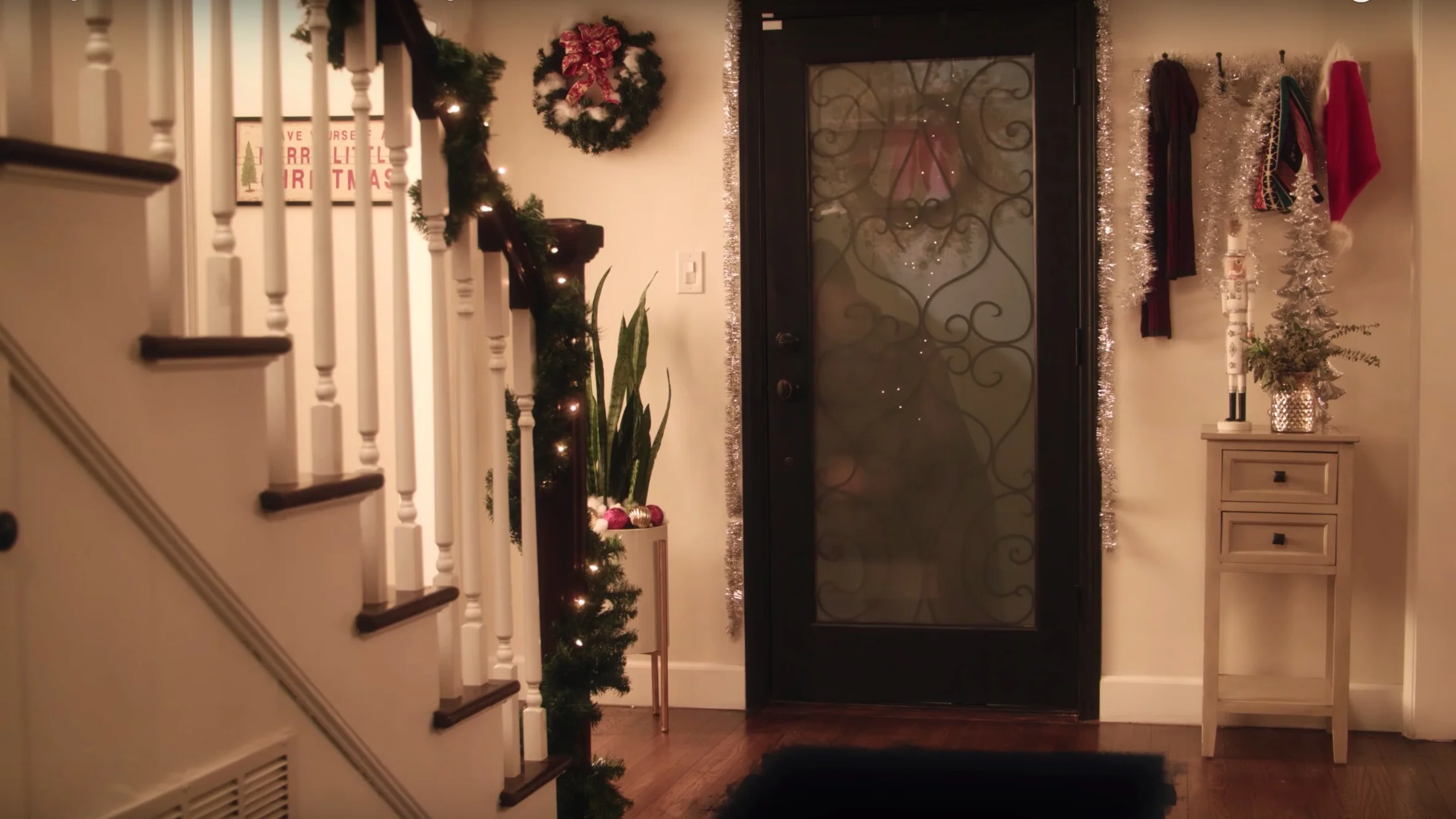 "A Magician Home Alone"