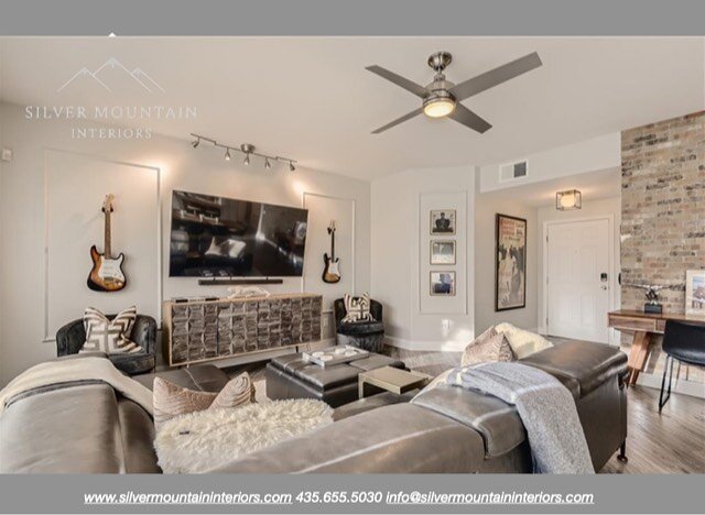 Who doesn&rsquo;t love an Elvis inspired living room in Viva Las Vegas?
[]
[]
#deervalley #bhhsutah #evagents #homestaging #interiordesign #luxuryliving #luxurylivingparkcity
#luxuryhome#luxurystaging #luxurydesign #luxuryrealestate #mountainmodern #