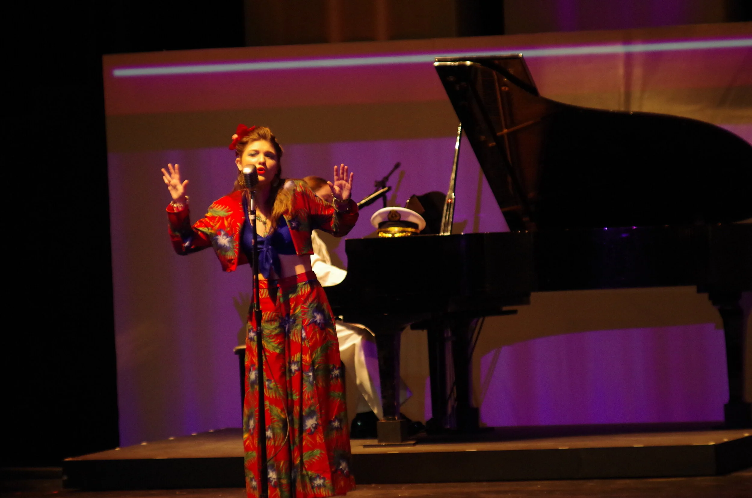T&C Cassandra singing 8.JPG
