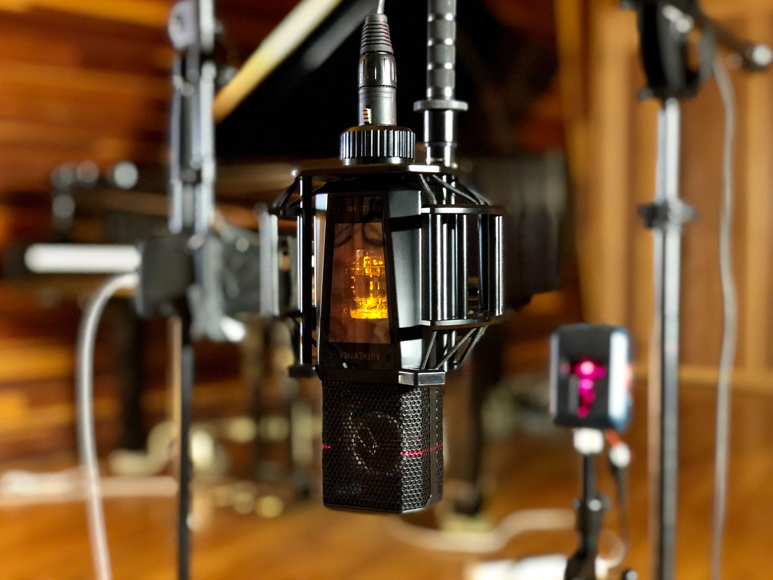 The Difference Between Tube and Solid State Microphones