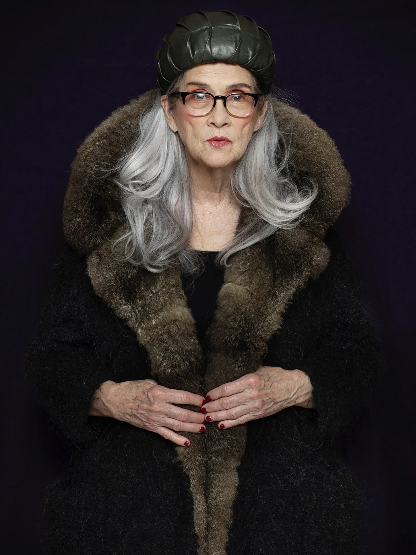 Winter, but make it couture. A hat that turns cold days into a statement. 

Model: @patriciamaddendesign 
Photographer: @shellymosman 

#customade #milliner #winterhat #wearableart #karenmorrismillinery