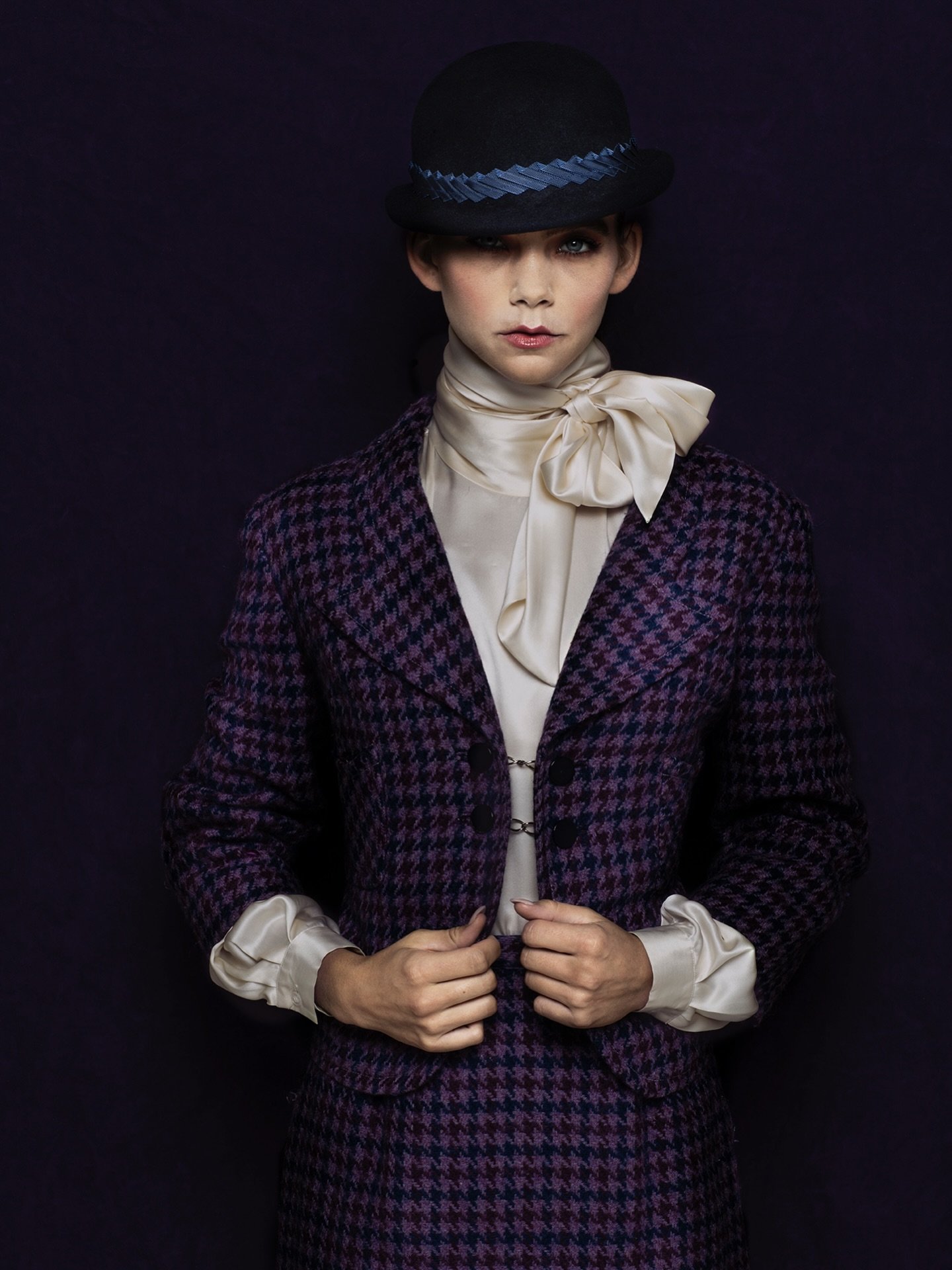 Not just a hat. A statement for the season. 

Model: @hannahpeltier89 
Photographer: @shellymosman 

#customhat #couture #wearableart #karenmorris #winterhat