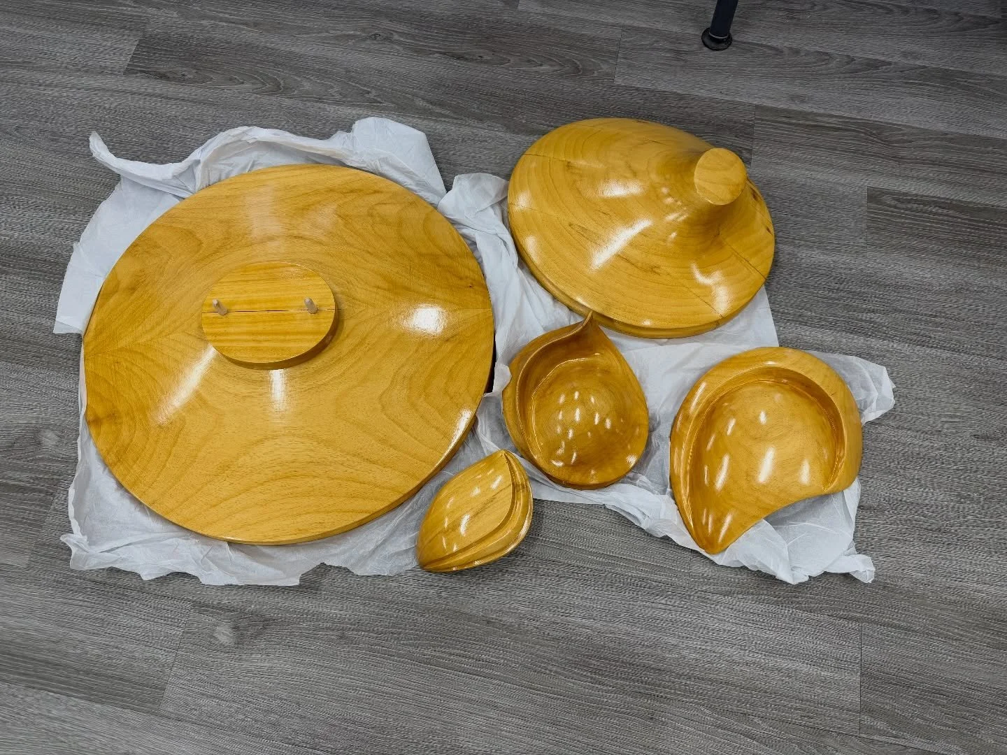 Happy February Boxing Day 🎉🪅📦🩷. Thank you very much for your hard work @hatblockstore.

#hatblock #kmhats #karenmorrismillinery #millinery