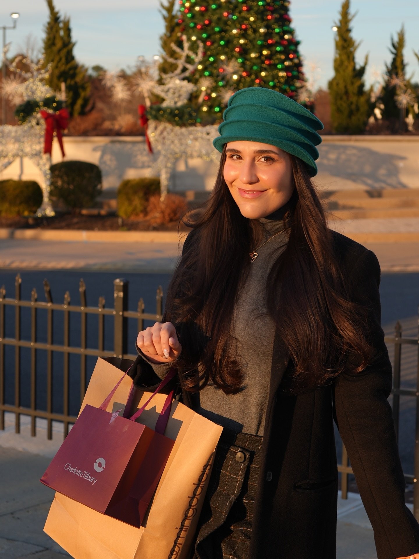Showing up to last minute holiday shopping in couture. 

#customhat #wearableart #design #custommade #milliner