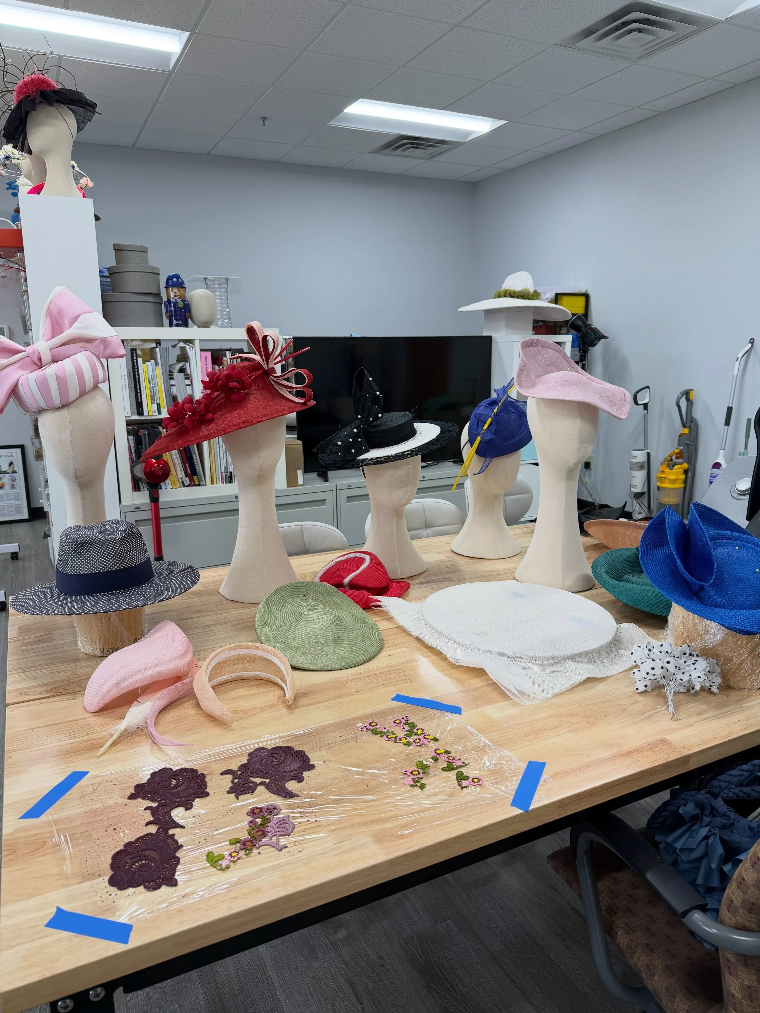 Working hard to finish all custom orders for my clients to enjoy @the_polo_classic.

Working hard, working hard, working hard😝😝😝
.
#kmhats #millinerycouture #thepoloclassic #minneasota