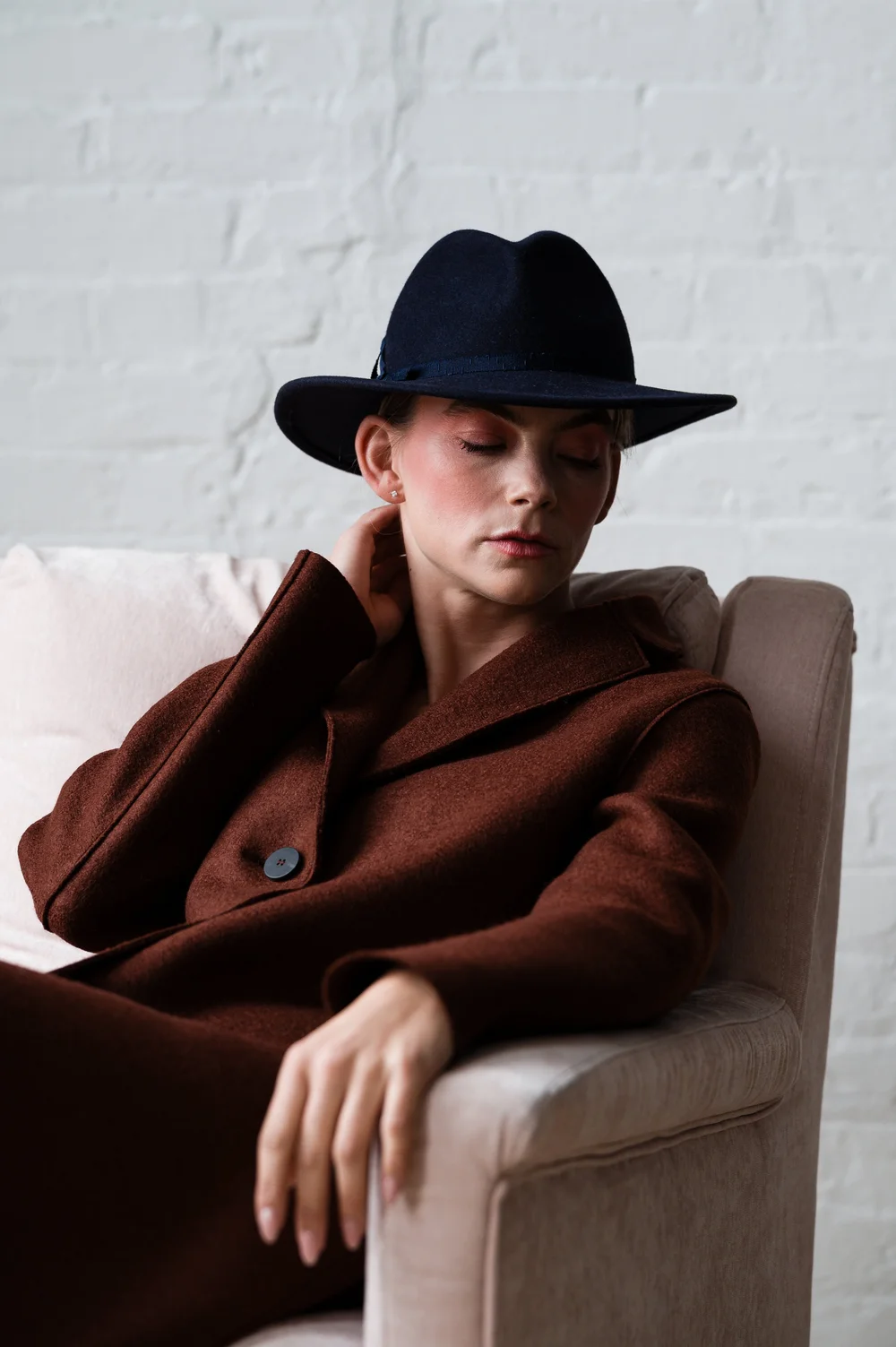 Karen Morris Millinery brown fedora hat Karen Morris Millinery Miranda Hat – Flying Solo NYC main image 3